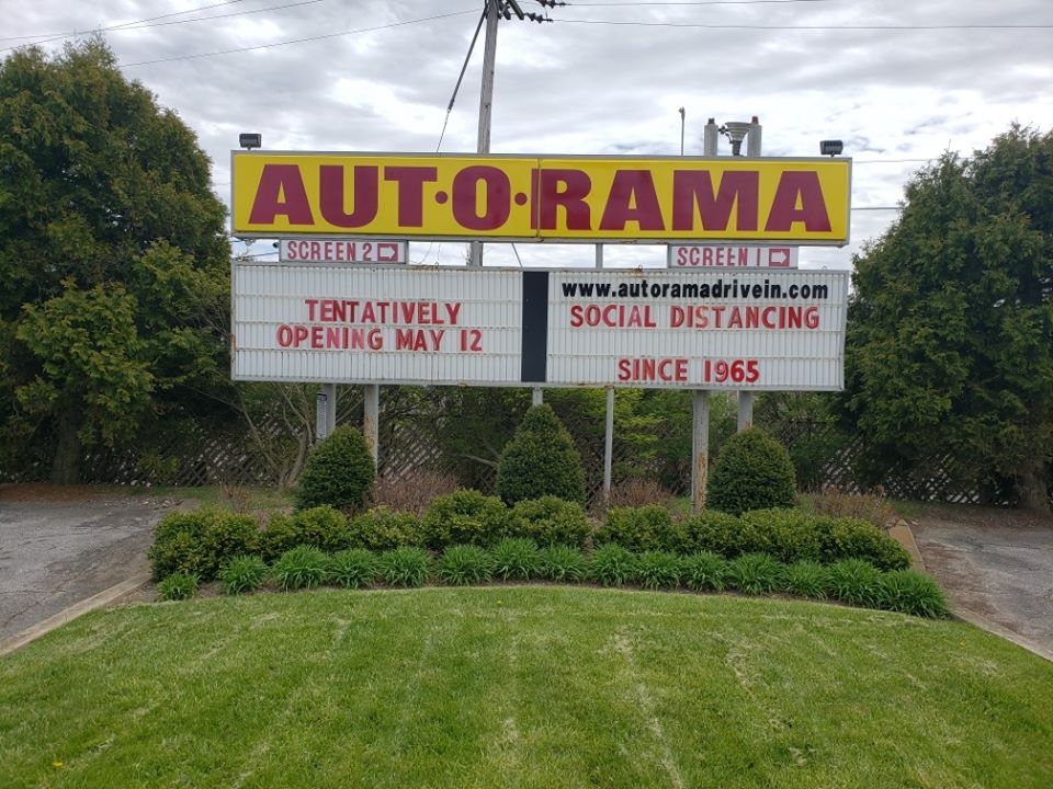 Drive In Theaters Are In Again As Moviegoers Are Going Back To The Past By The Carload Cleveland Com