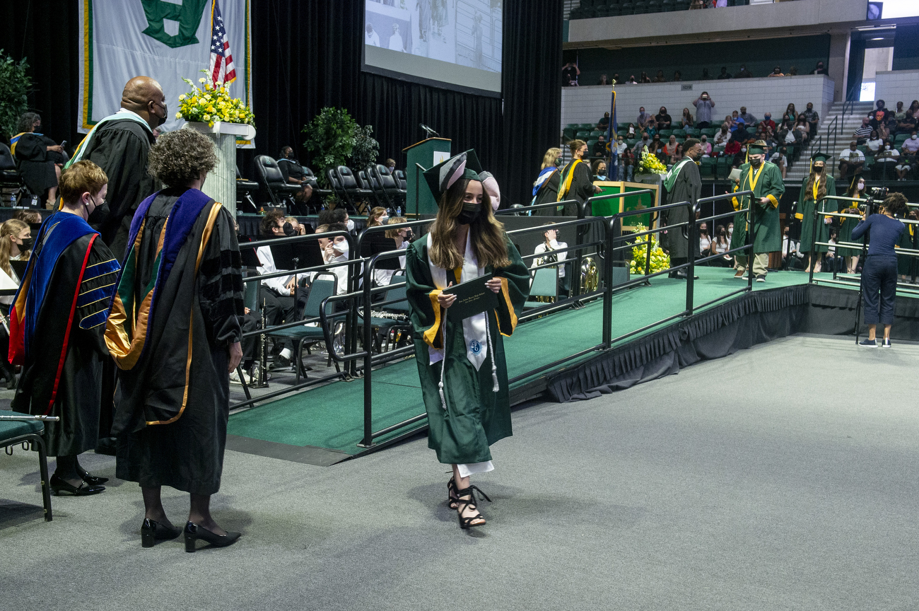 Ann Arbor Huron 2022 commencement ceremony - mlive.com
