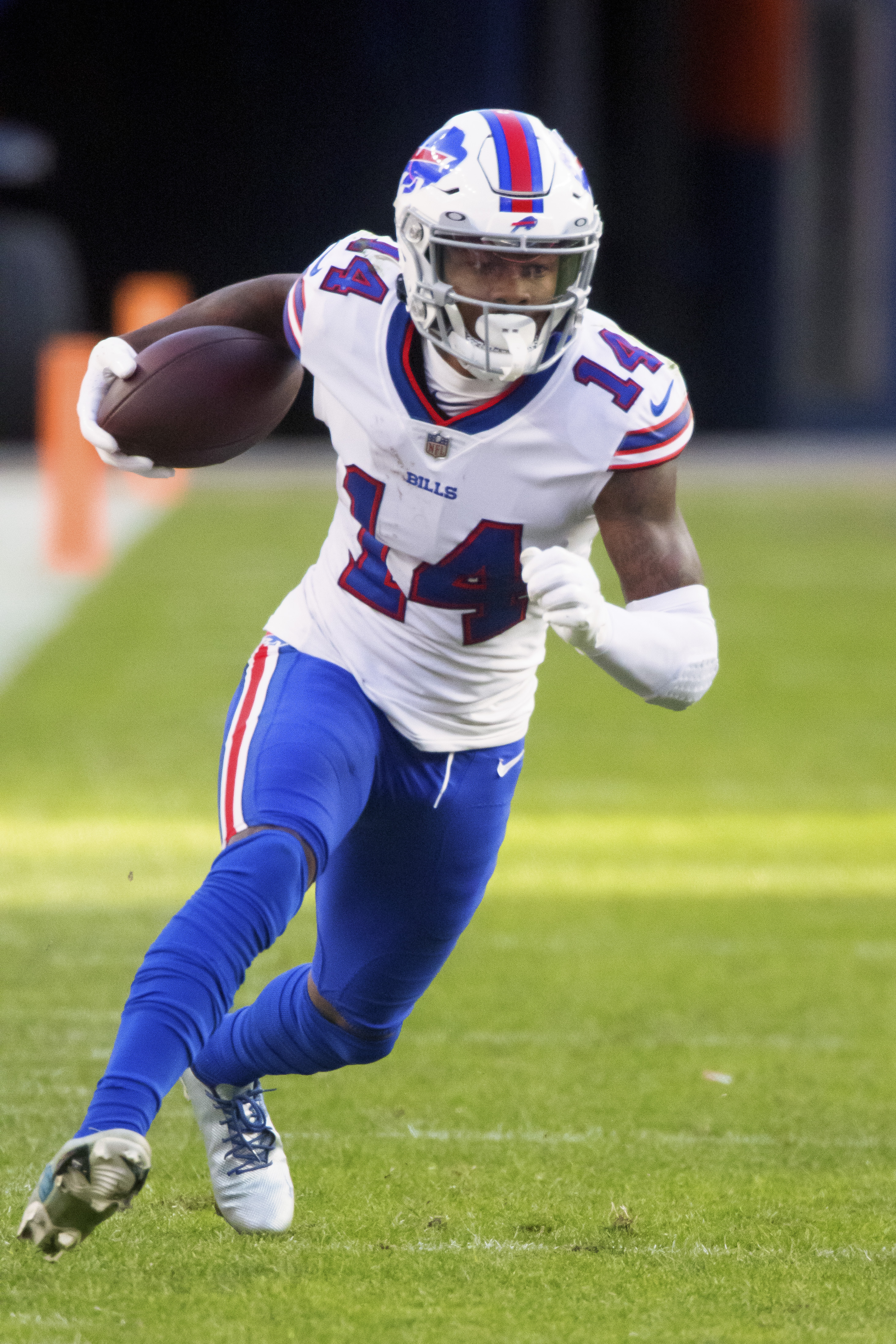 Bills' Stefon Diggs passes Eric Moulds, breaks team's single-season  receptions record vs. Broncos 