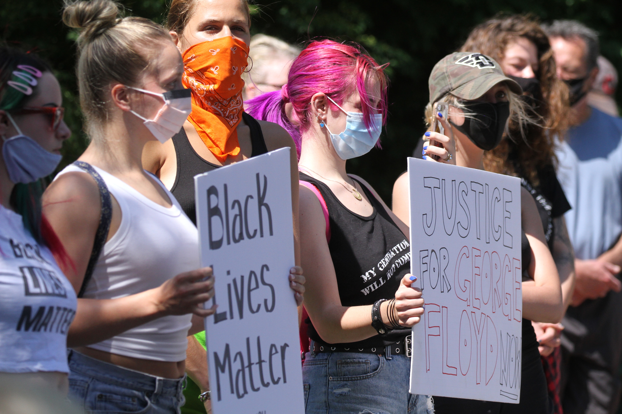 Peaceful rally in Chagrin Falls on Tuesday, June 2, 2020 - cleveland.com