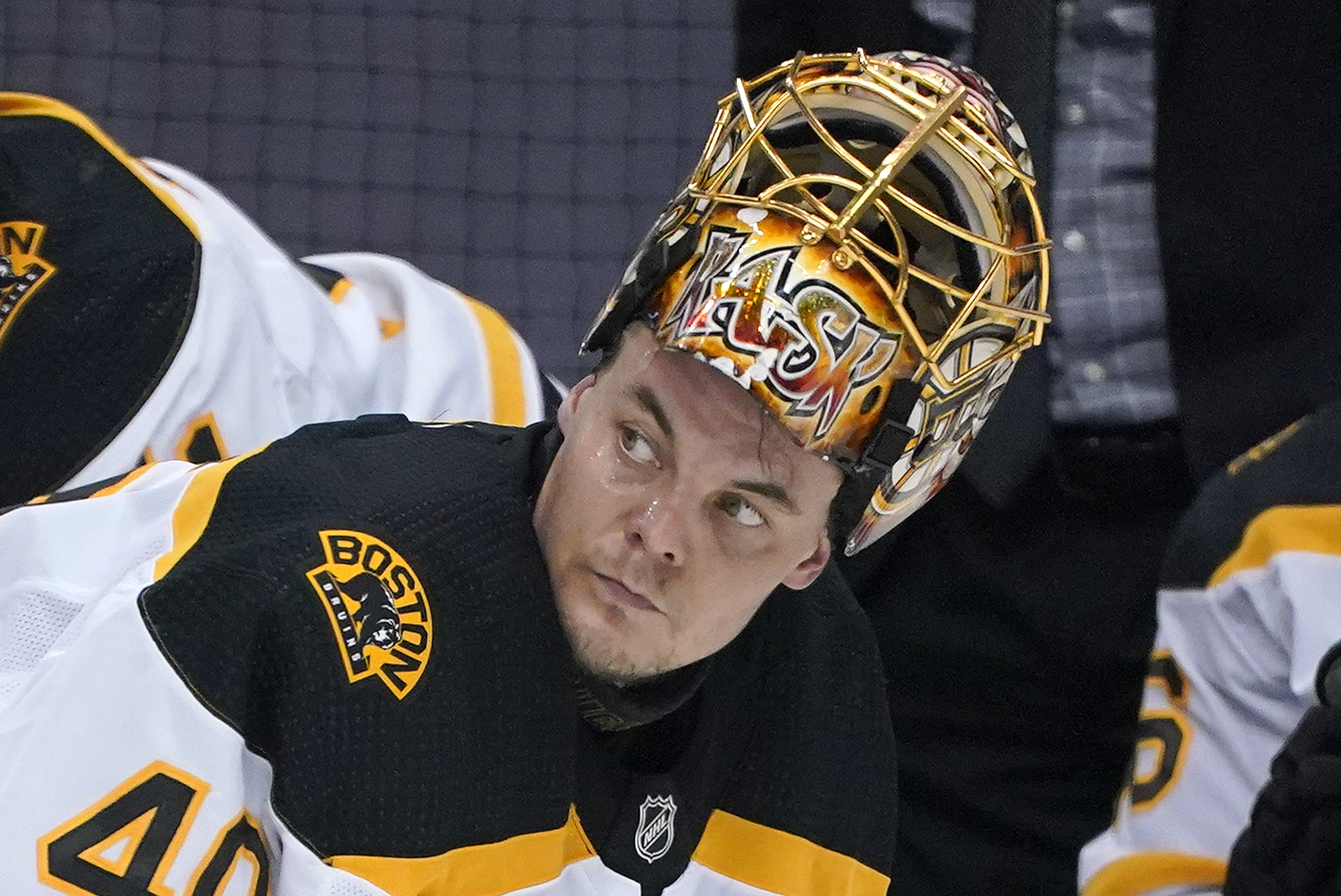 Rask agrees to 1-year deal to return to Bruins goal