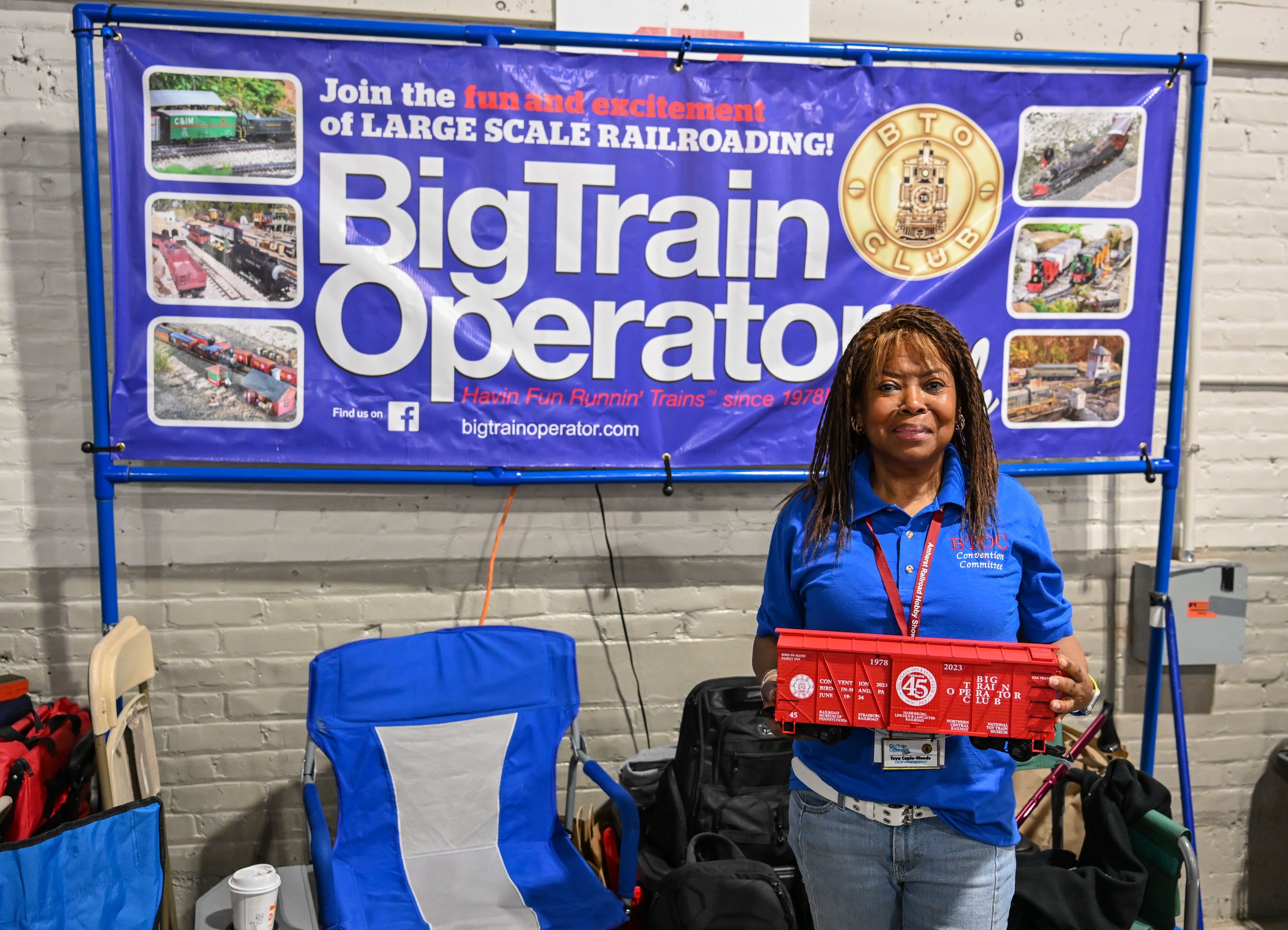 Fair Show Box Large-scale locos vie for track space at Eastern States Exposition show ...