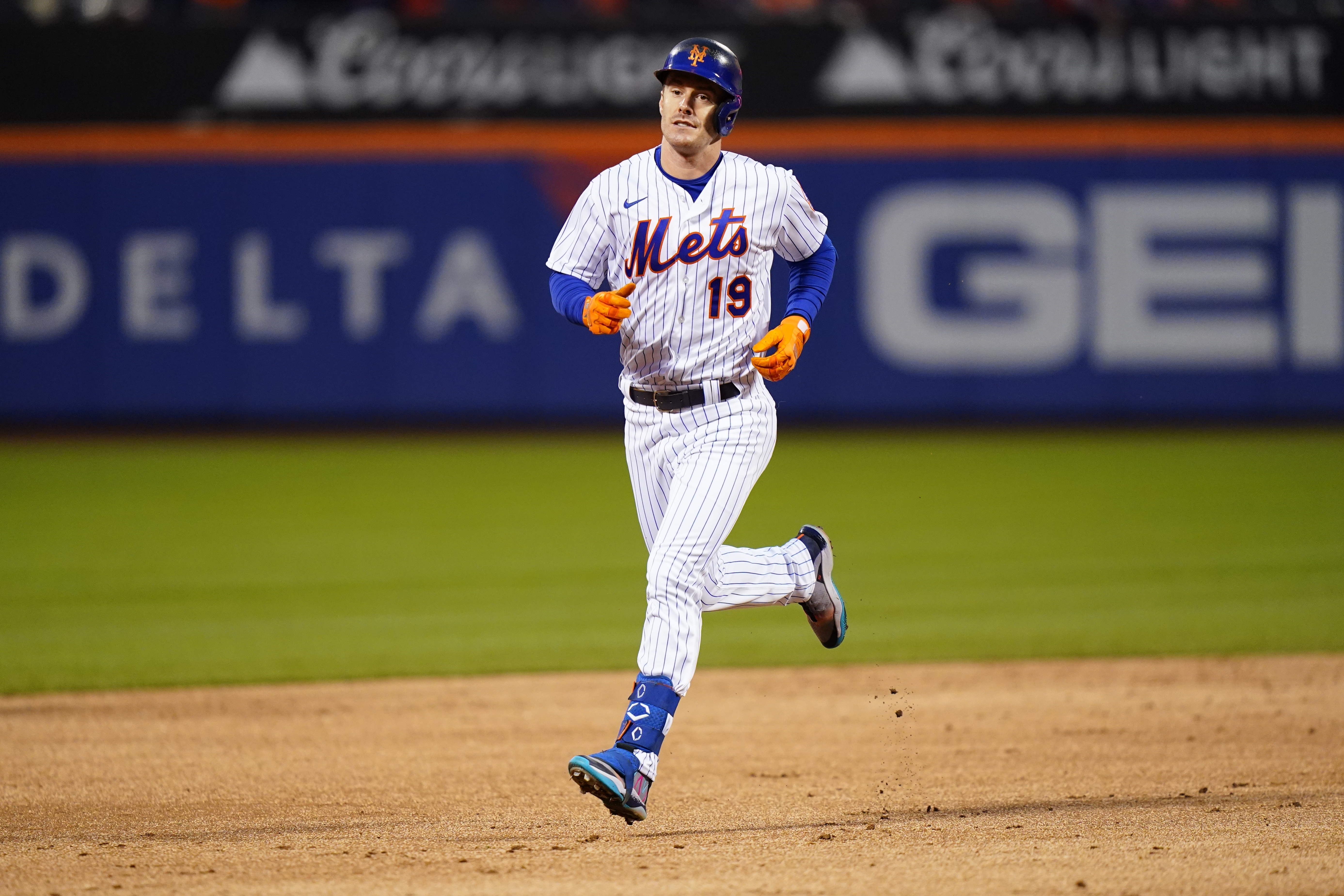 Mets trade outfielder who felt 'helpless' during sell-off 