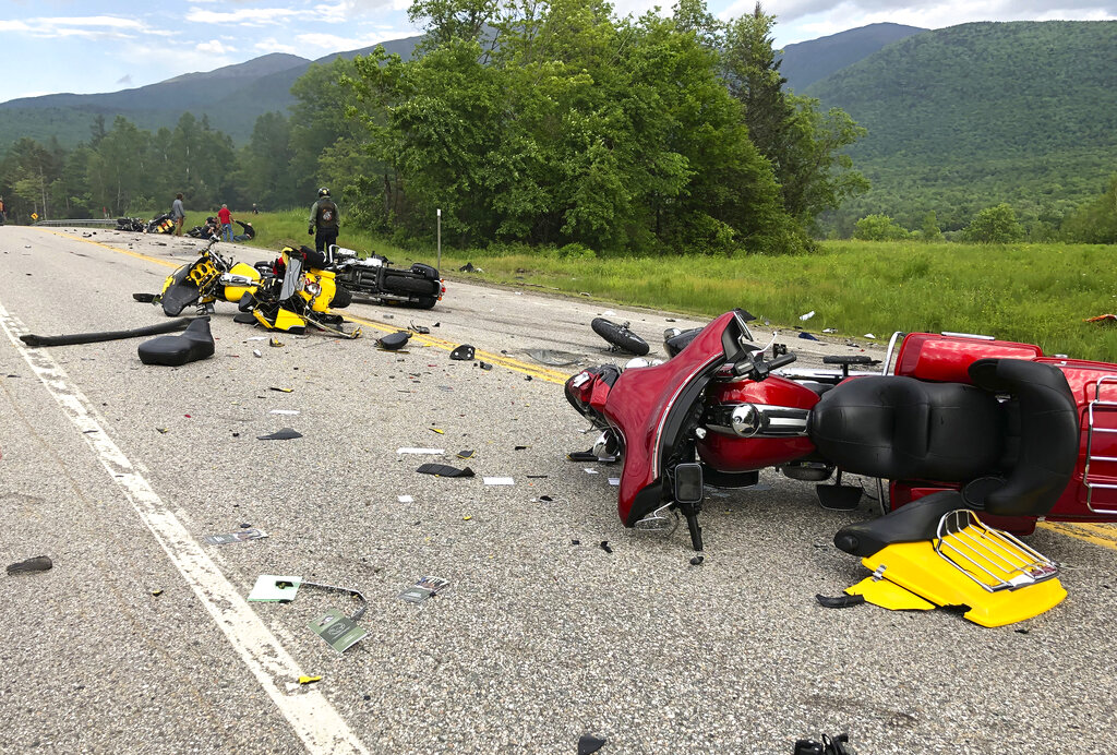 7 dead in collision with several motorcycles, pickup truck