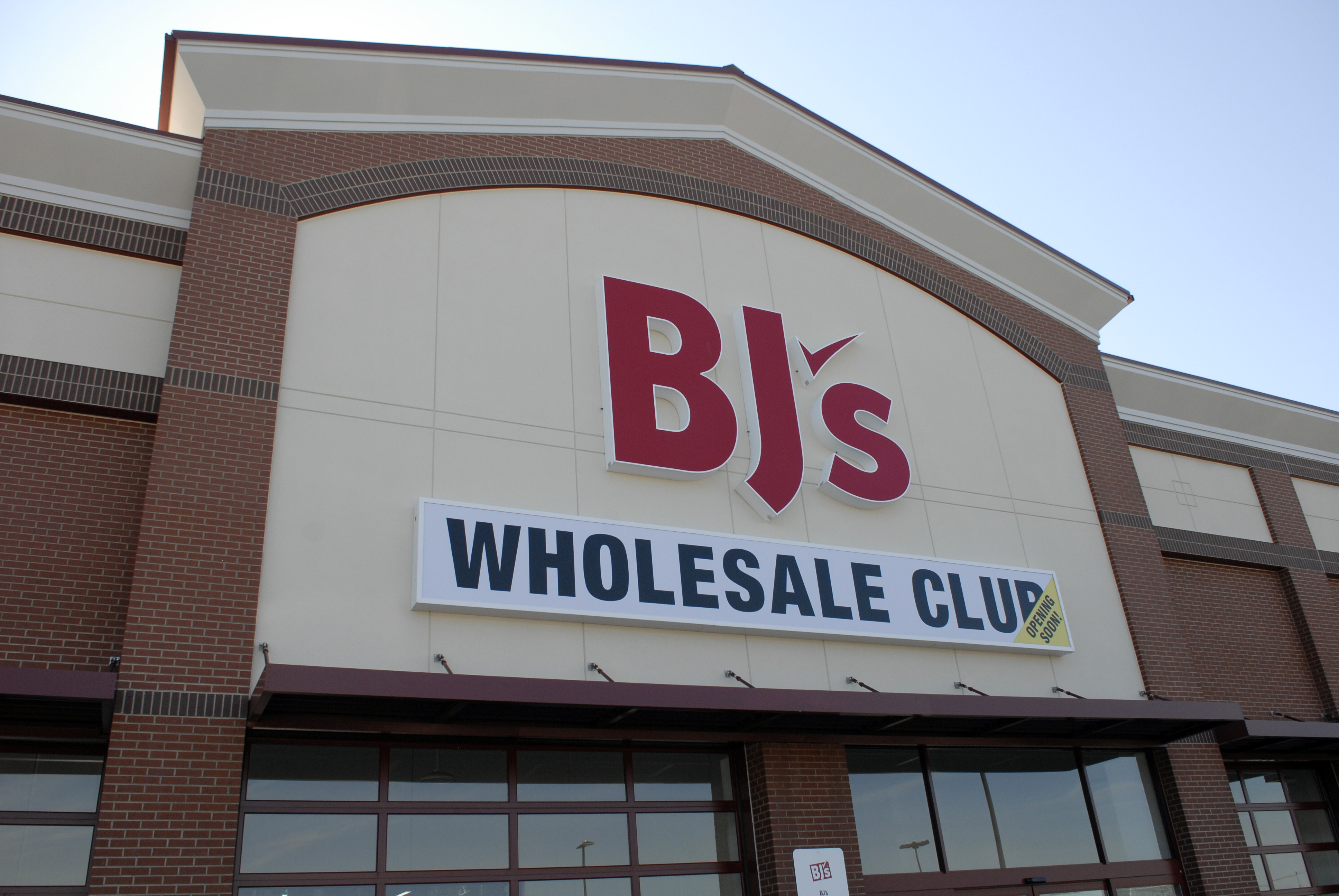 BJ's Wholesale Club Opens Newest Club in Long Island City, N.Y.