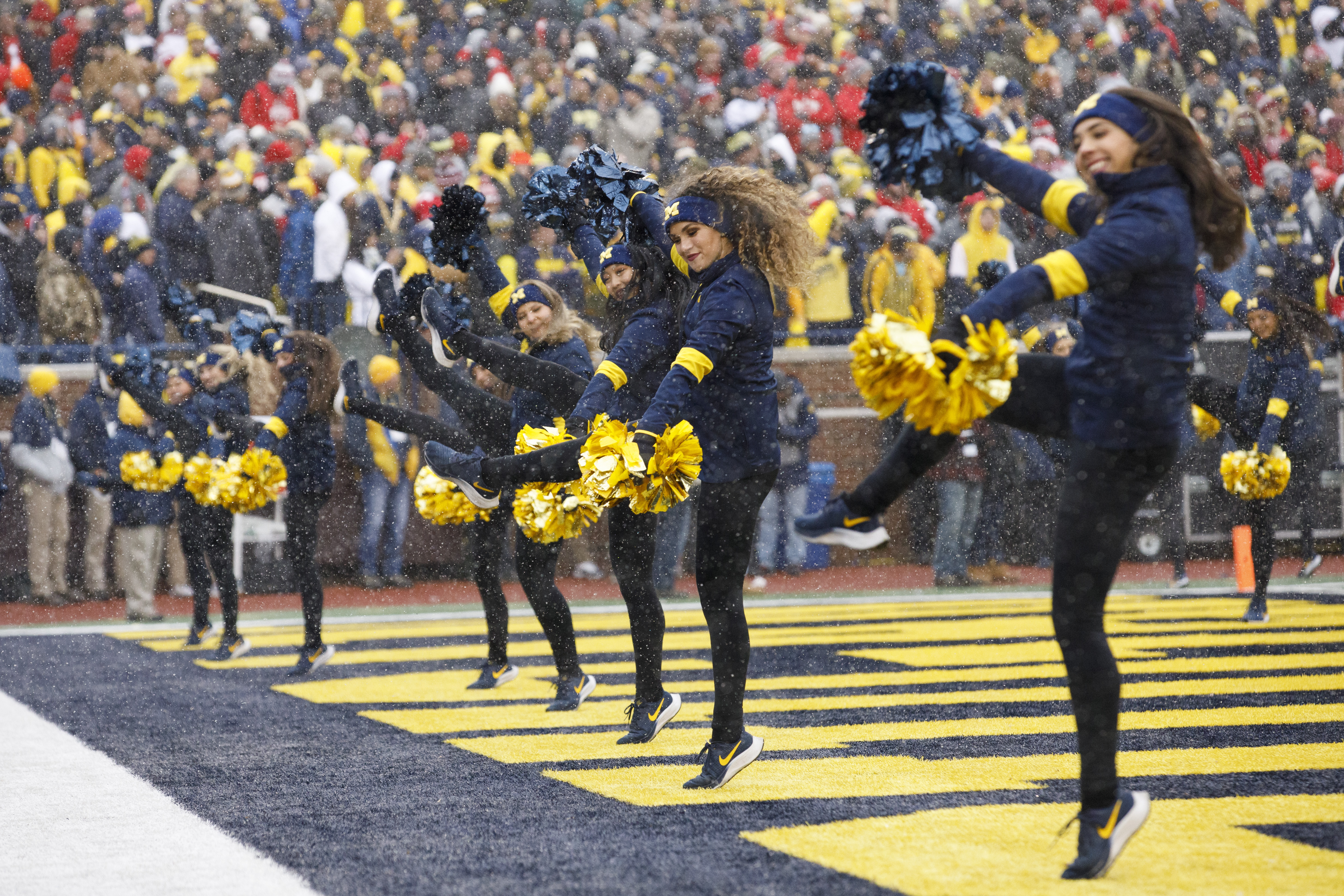 NFL welcomes its first male cheerleaders this season - National