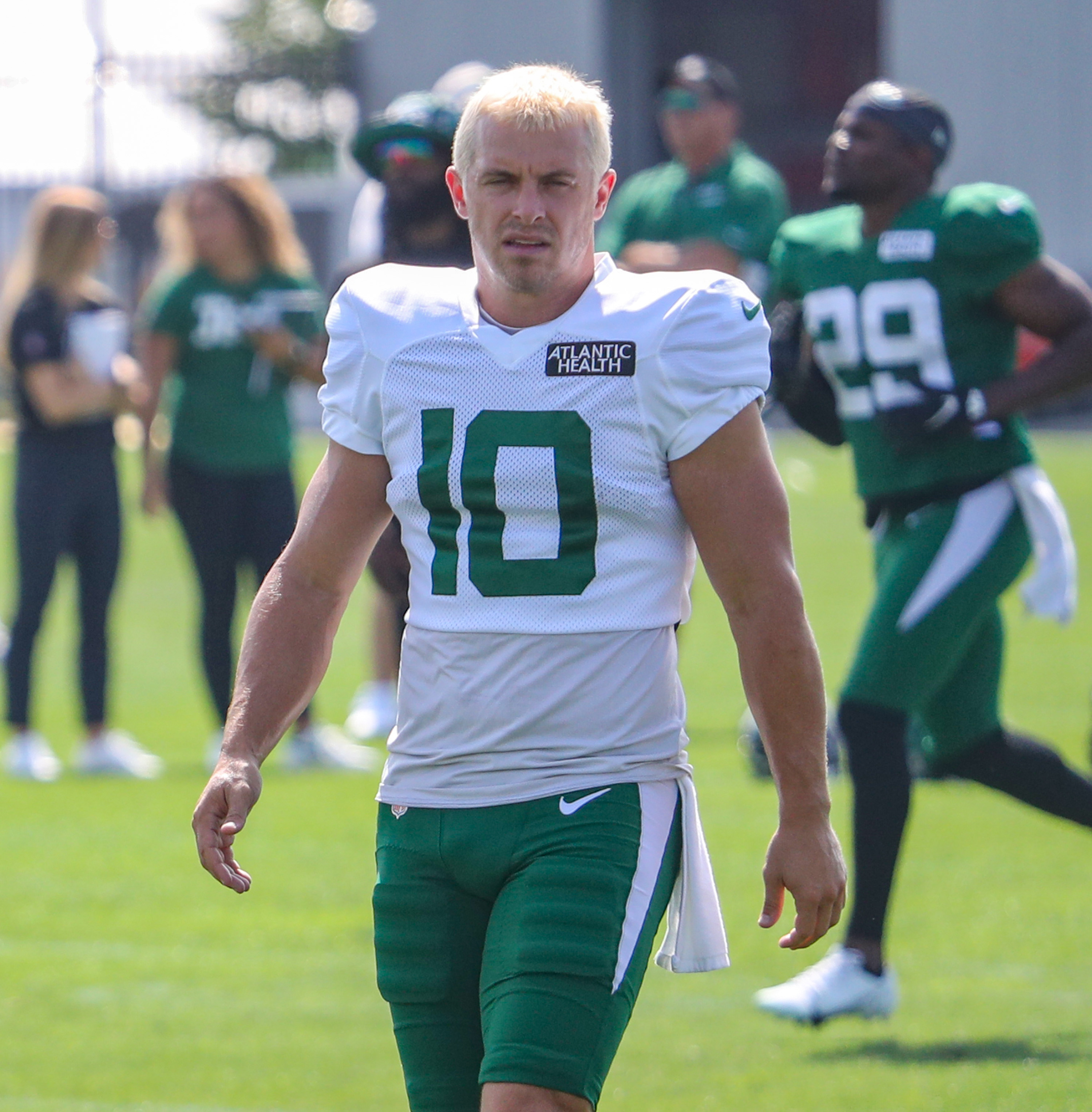 New York Jets players work out during NFL football training camp, Friday,  July 27, 2018, in Florham Park, N.J. (AP Photo/Julio Cortez Stock Photo -  Alamy