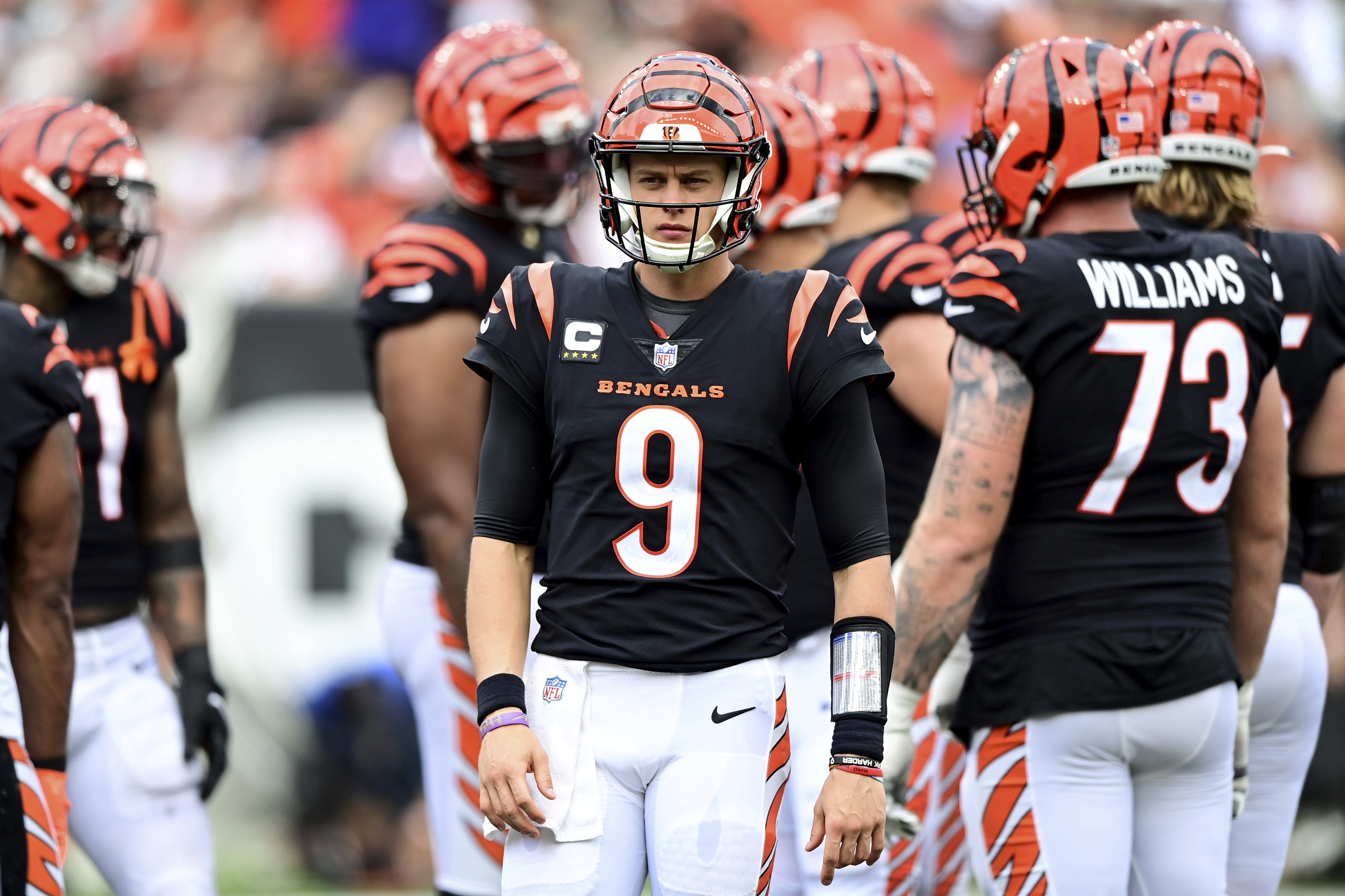 Joe Burrow limped off after throwing TD vs. Ravens