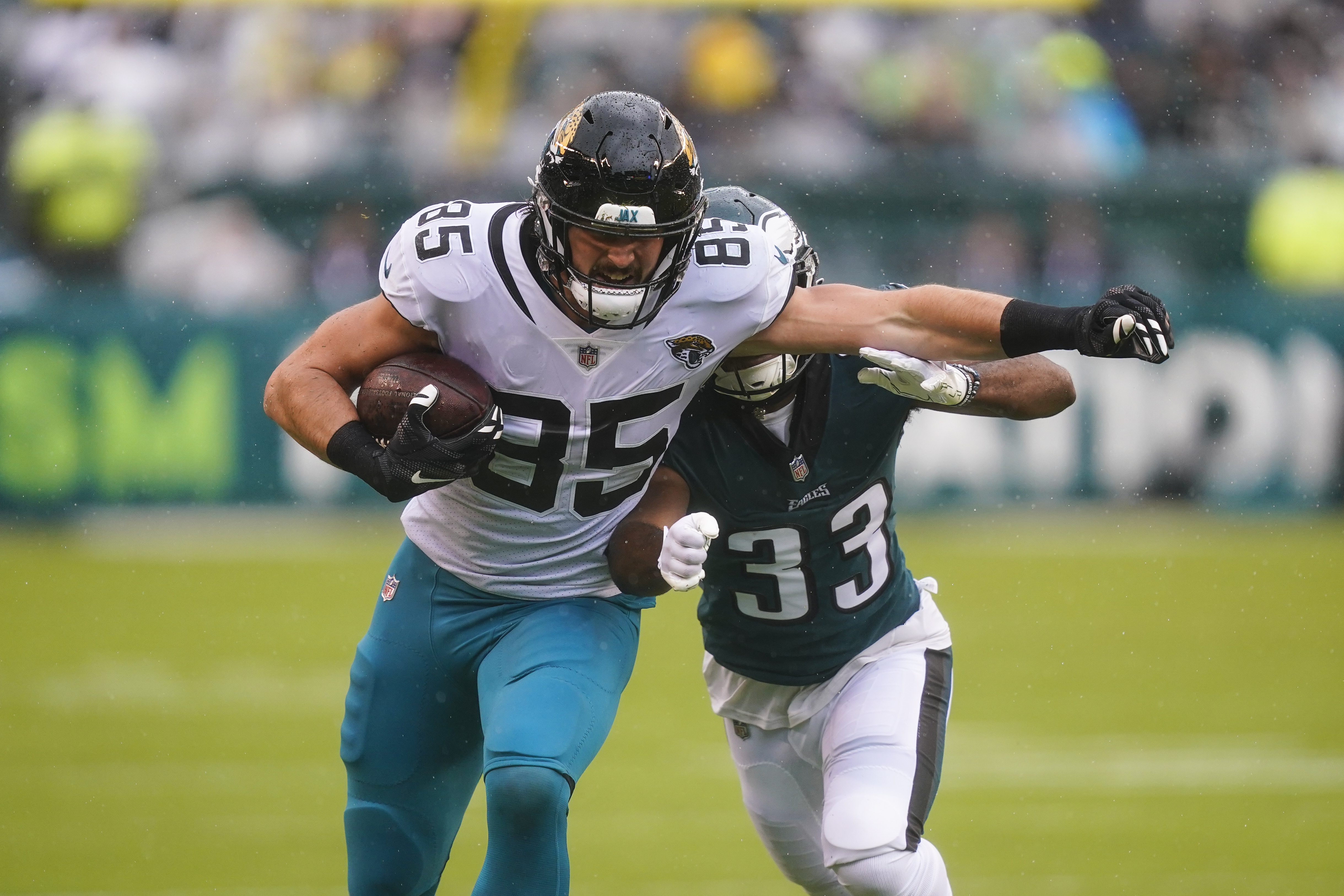 Eagles agree to terms with tight end Dan Arnold