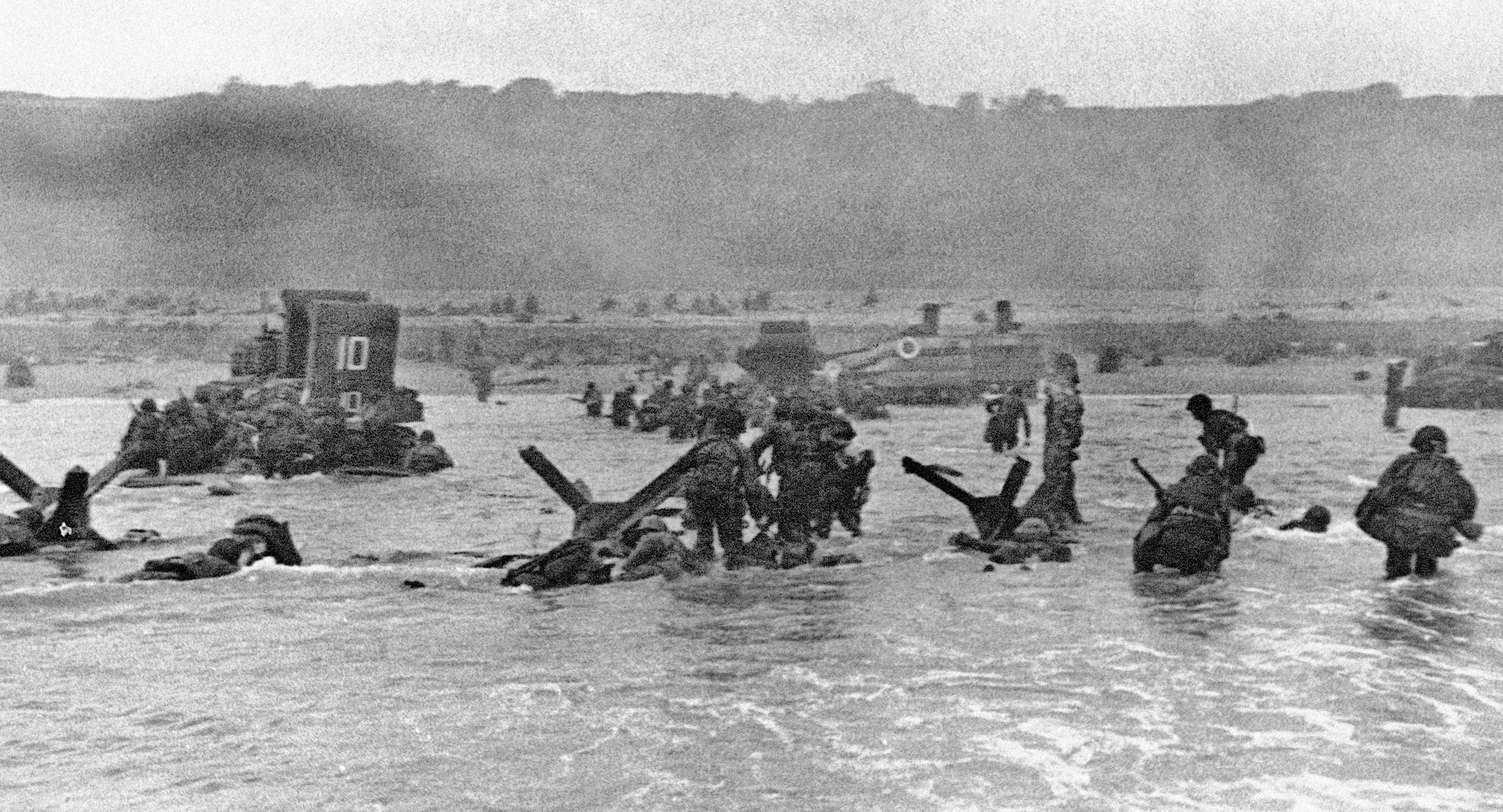 Нормандия 1944 год. Высадка в Нормандии 1944. Нормандия пляж Омаха 1944. Десант Нормандия 1944.