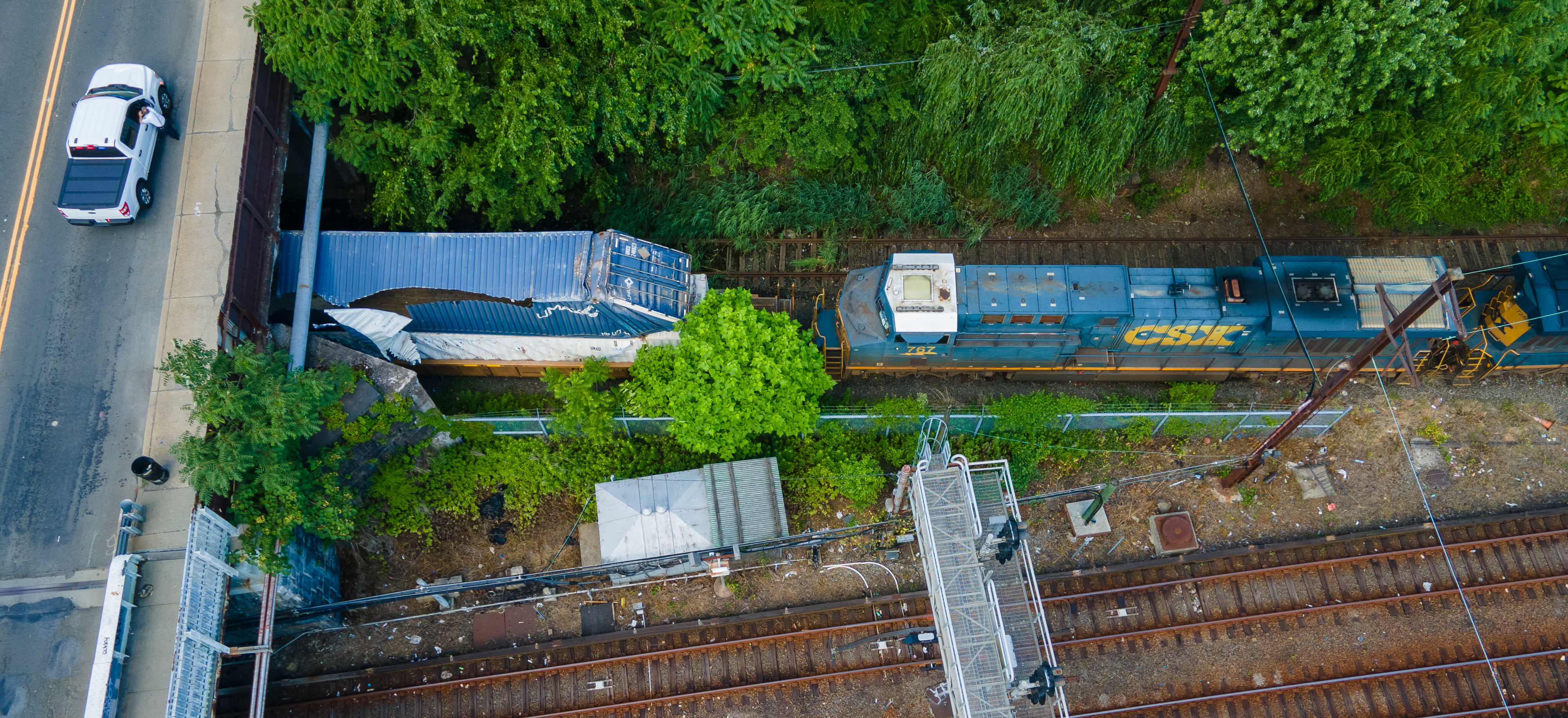 Train strikes Baldwin Avenue rail bridge in Jersey City - nj.com