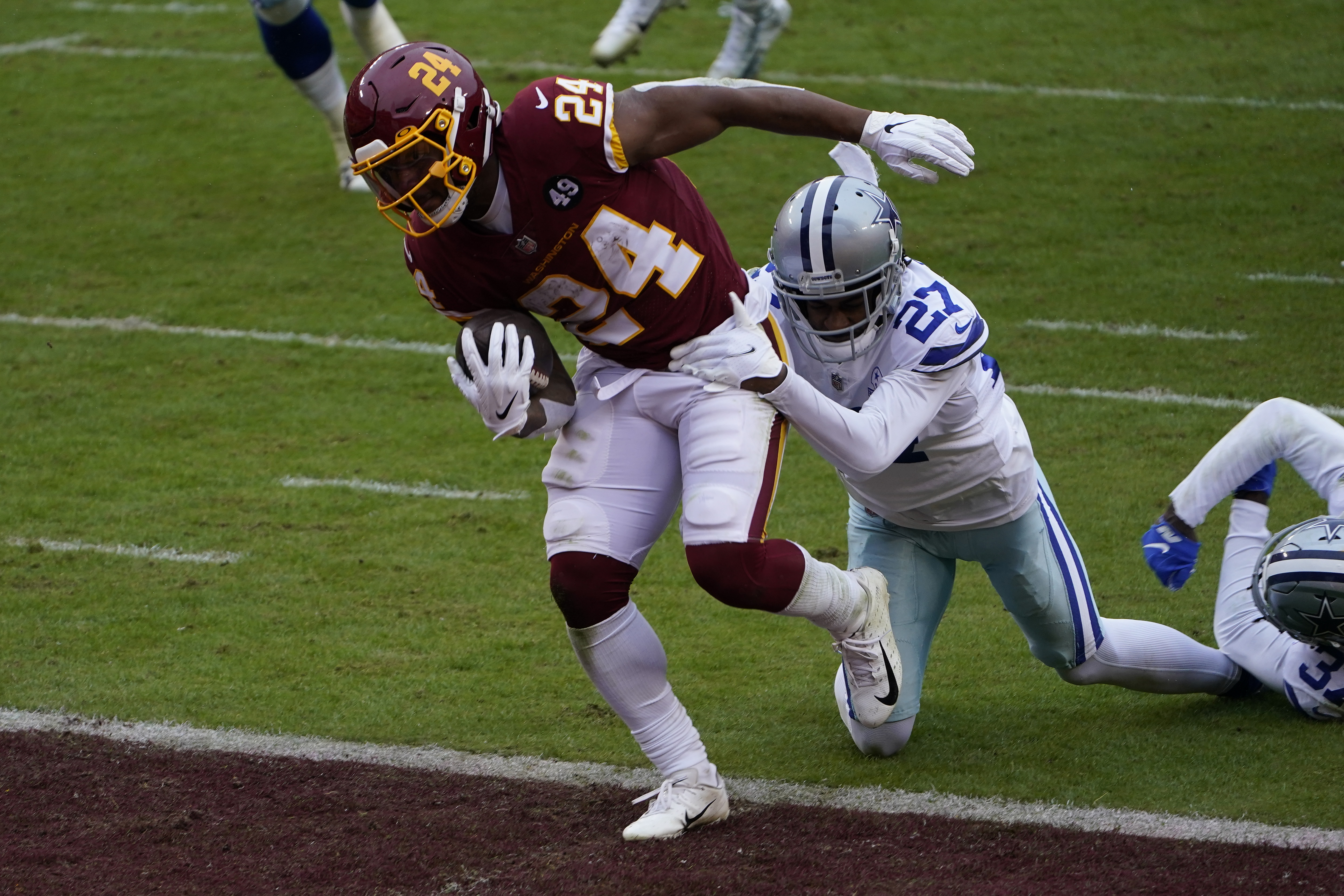 Gibson's 3 TDs helps Washington rout the Dallas Cowboys: Recap