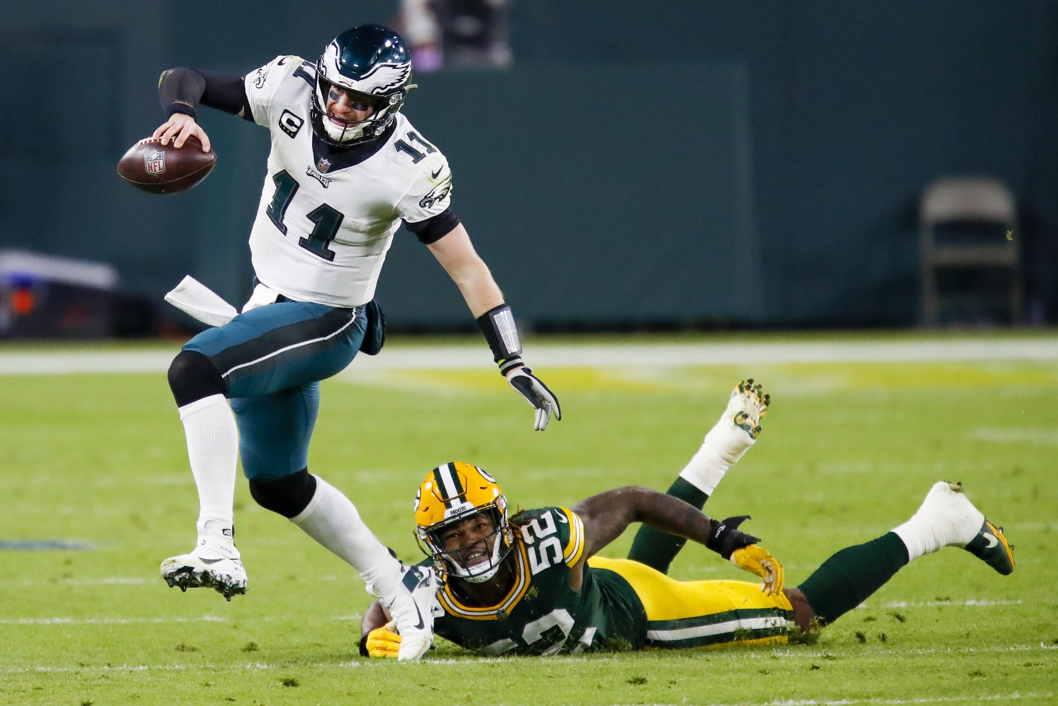 Injured quarterback Carson Wentz still helping Eagles in Super Bowl quest