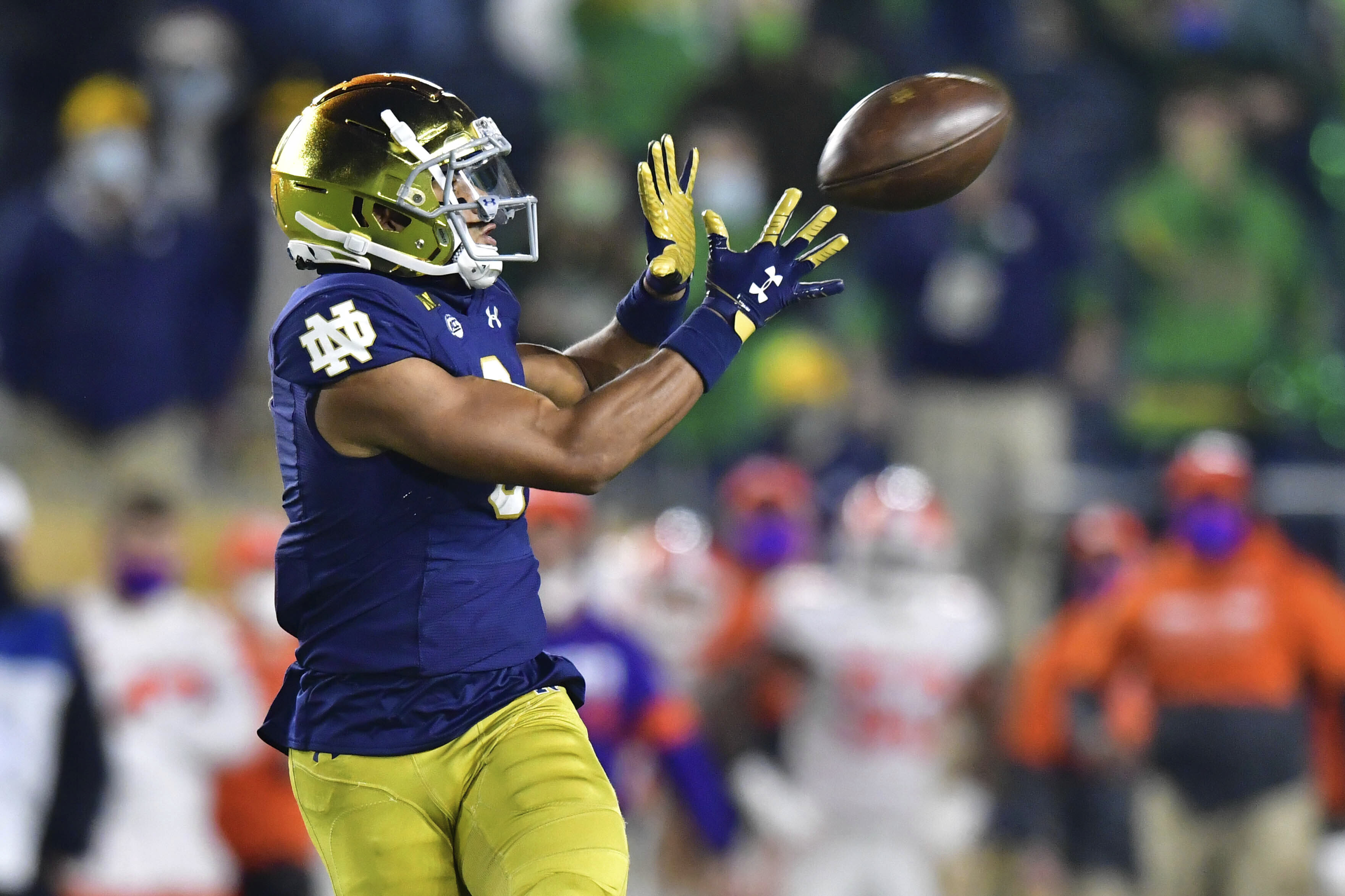 Notre Dame football: Ian Book outduels Phil Jurkovec, Boston College