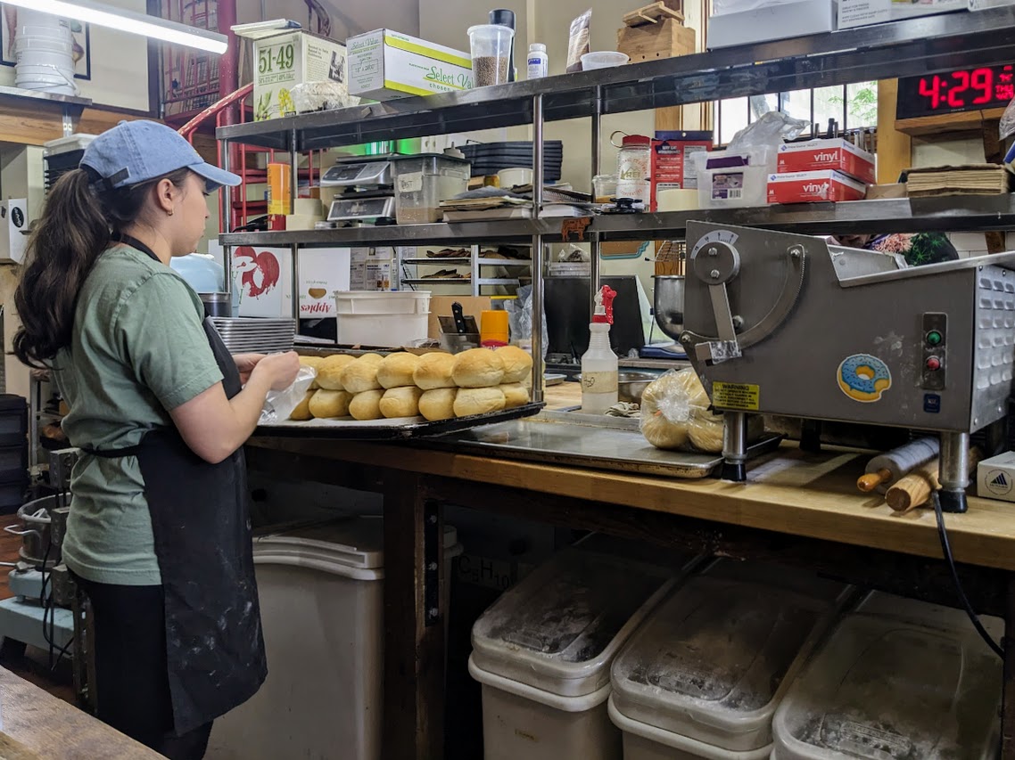 Larder deli, Hingetown