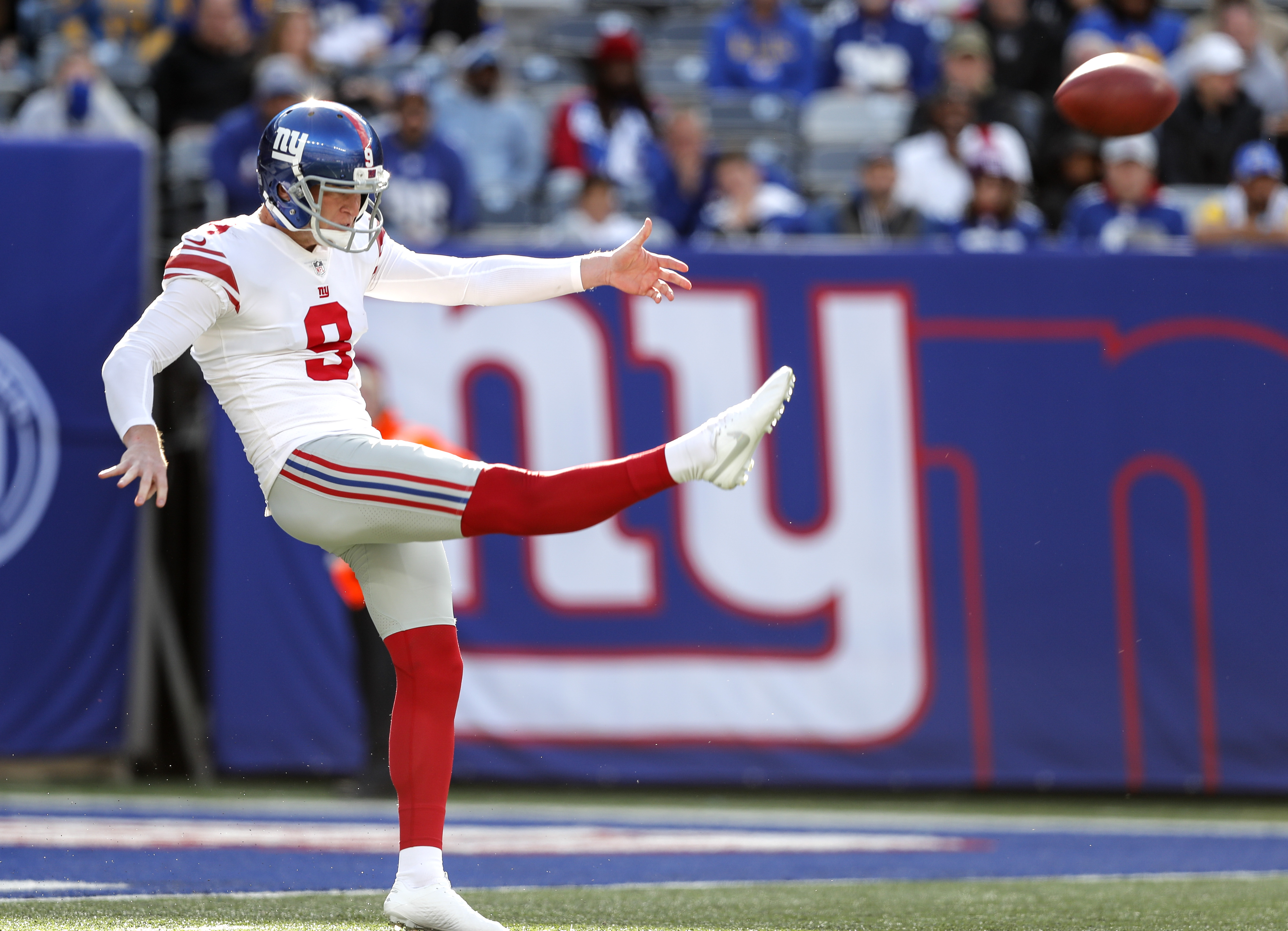 Los Angeles Rams sign former New York Giants punter Riley Dixon