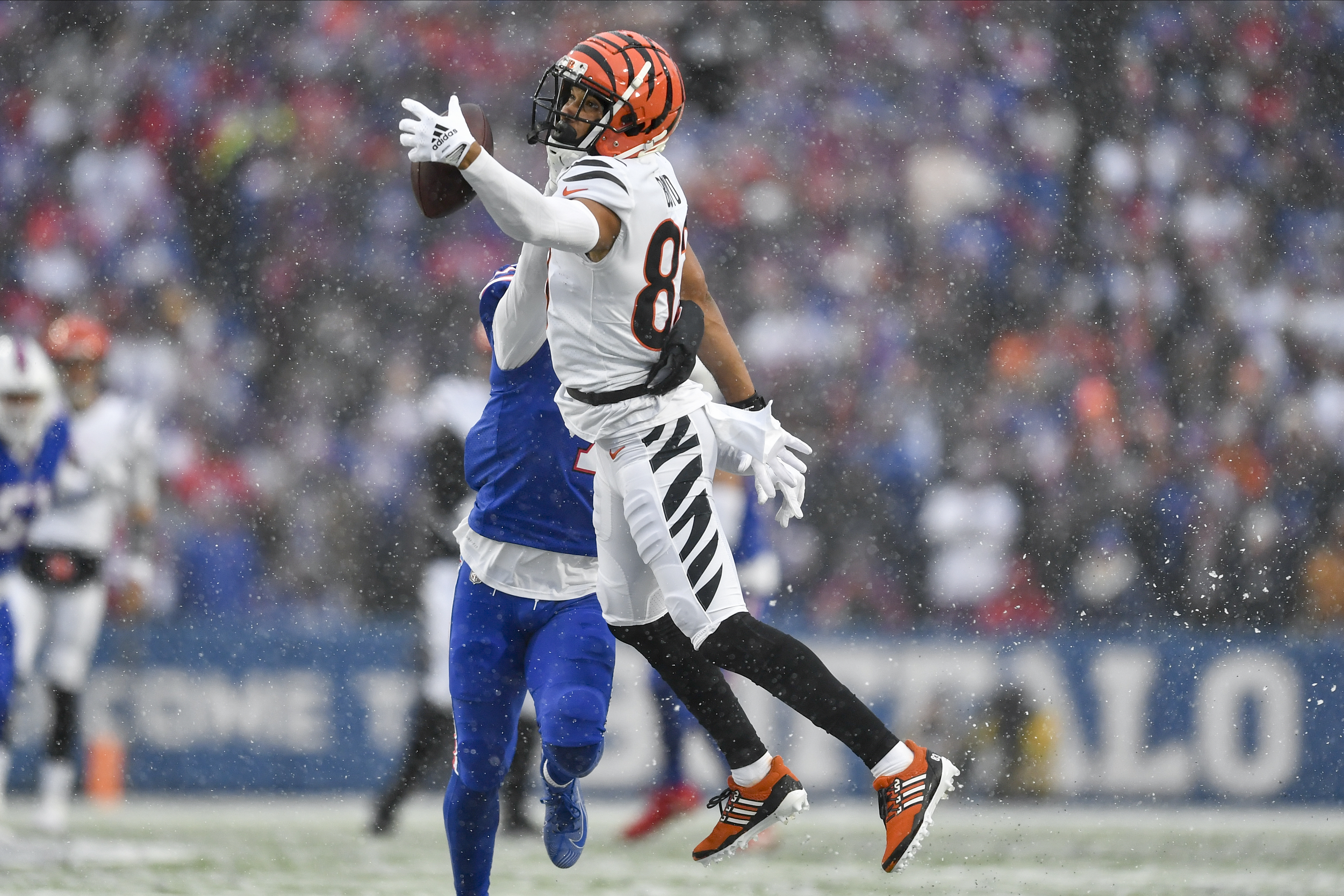 Buffalo Bills linebacker A.J. Klein (52) warms up before an NFL divisional  round playoff football game Sunday, Jan. 22, 2023, in Orchard Park, NY. (AP  Photo/Matt Durisko Stock Photo - Alamy