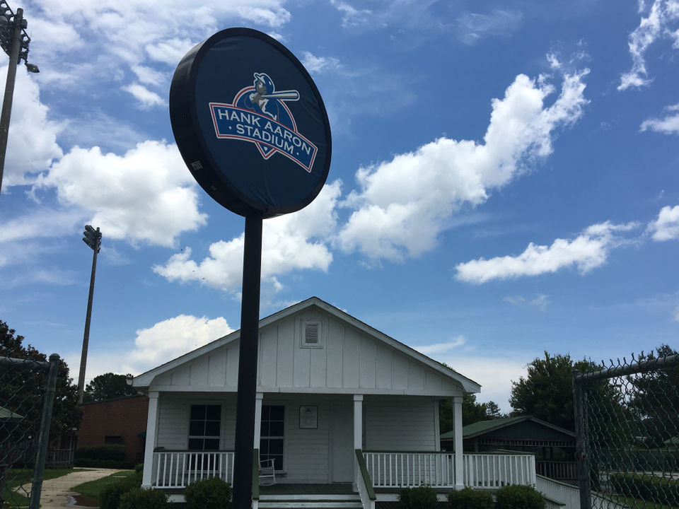 Touring Hank Aaron's childhood home in Mobile – Steven On The Move