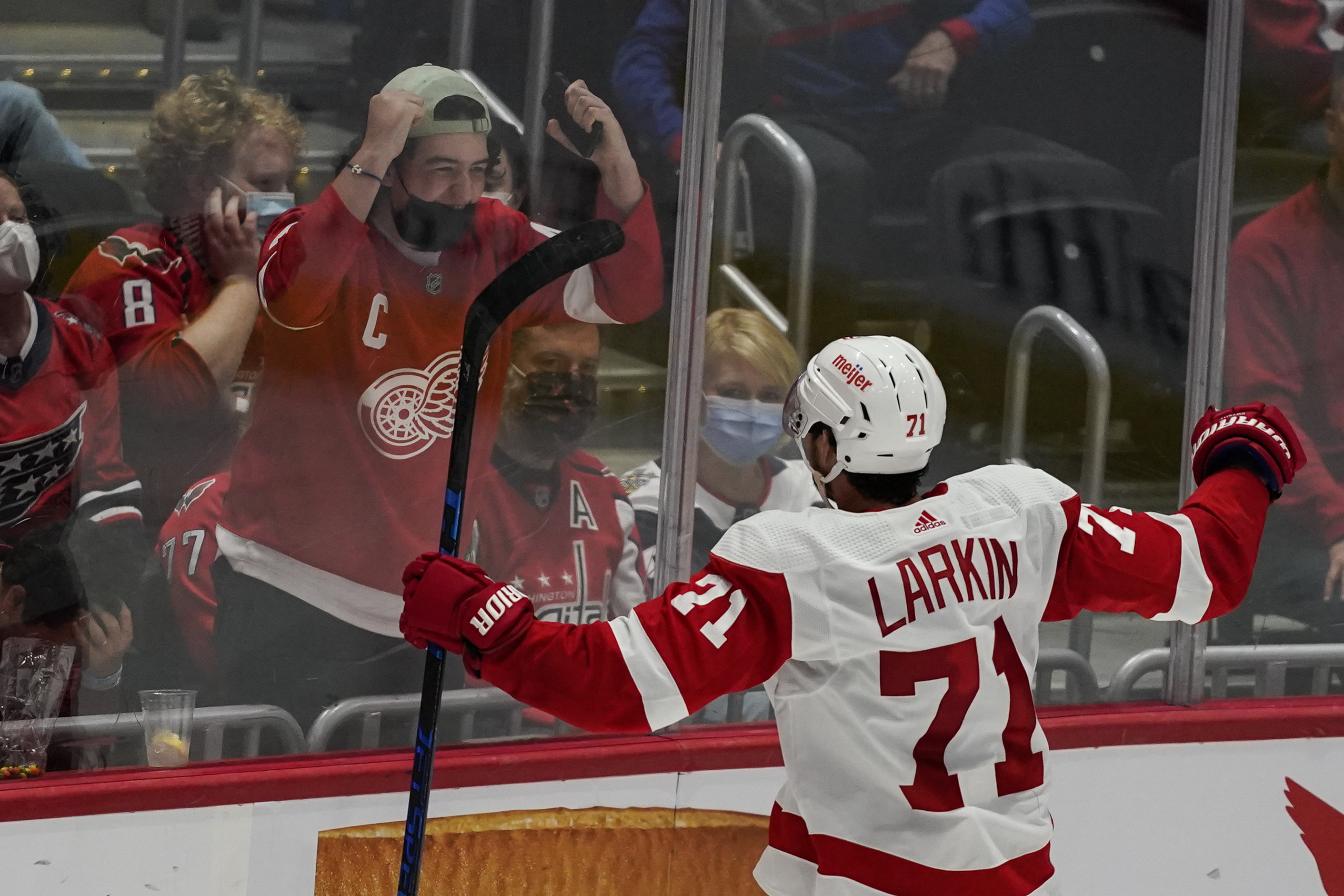 Red Wings try again to get back on track without one of their engines 