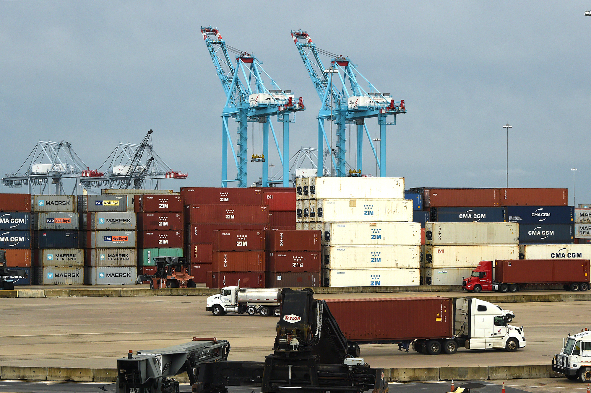 Mobile judge issues restraining order preventing strike at port