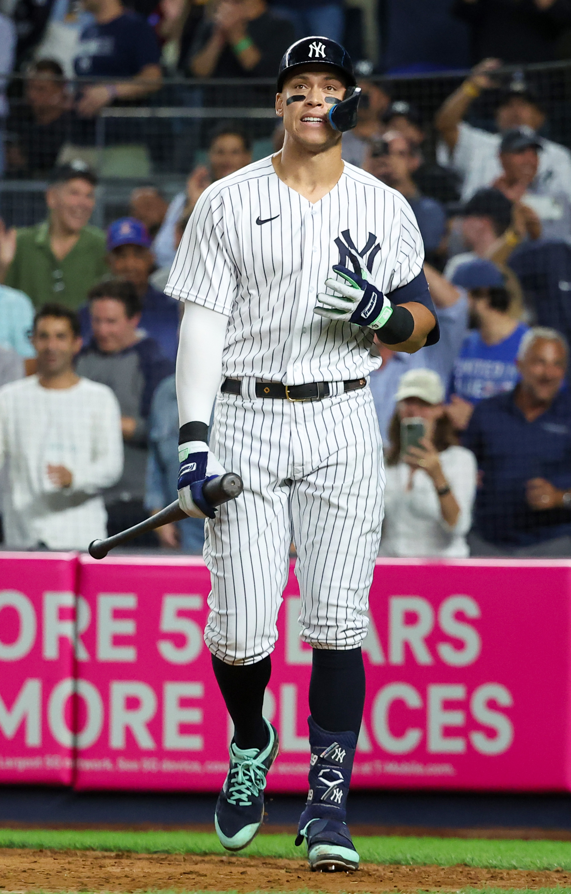 Aaron Judge 99 Iphone Background