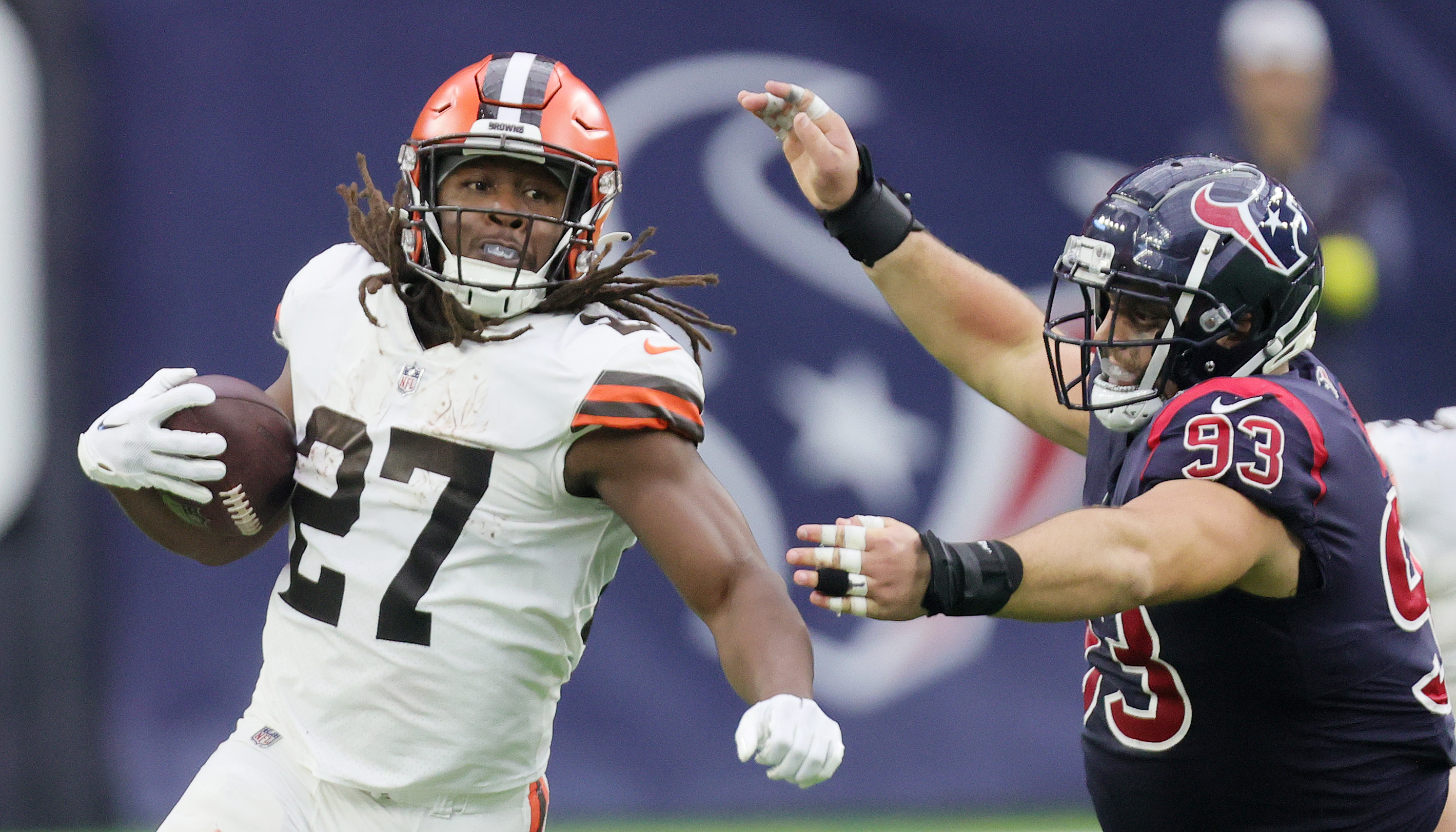 Kareem Hunt returns to Cleveland Browns on one-year deal after Nick Chubb  injury, NFL News