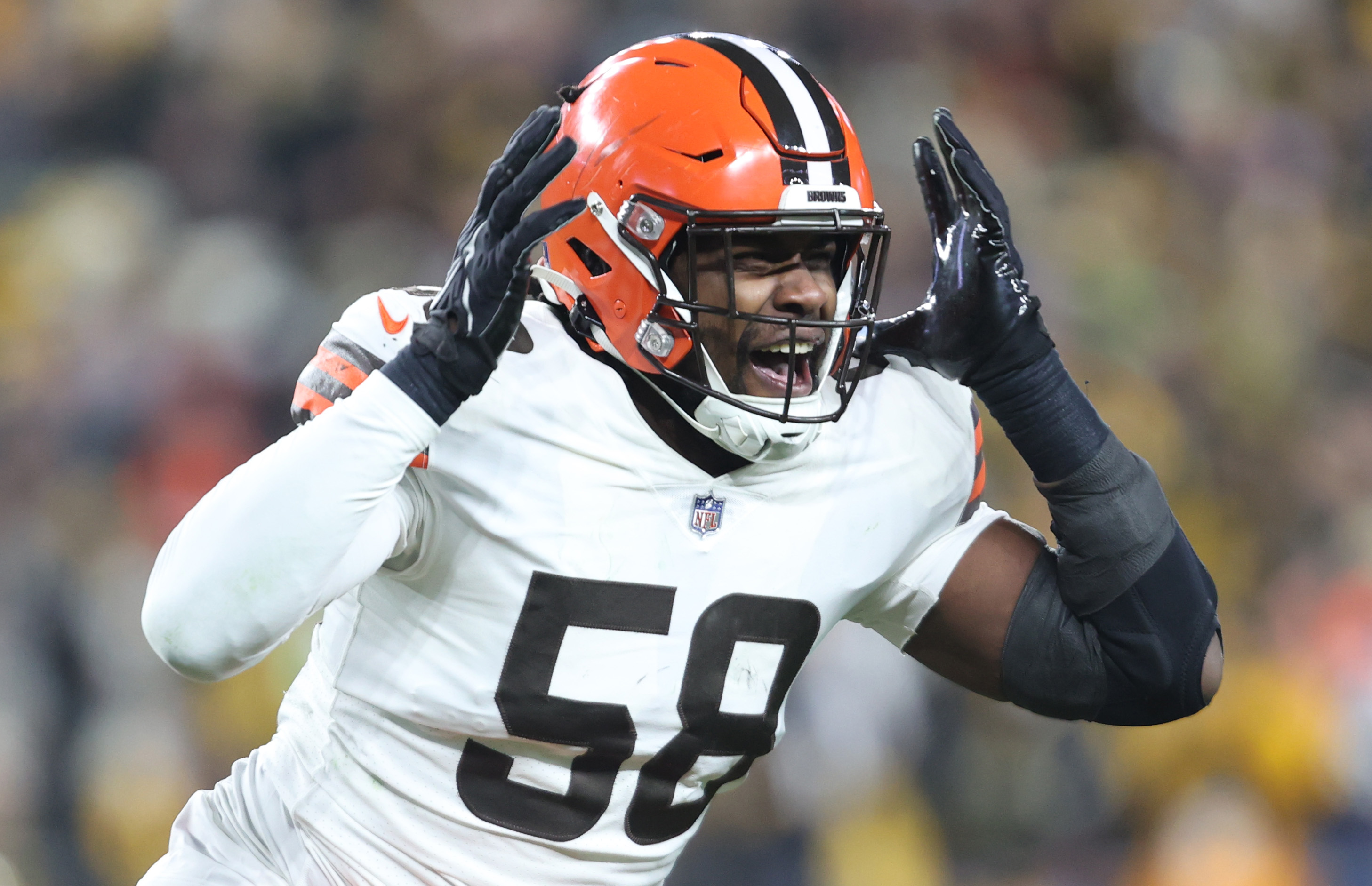 Browns defense delivered a statement on Sunday with physical, relentless  performance: Dan Labbe 