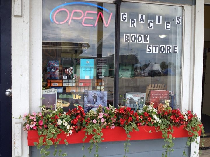 Gracie's Bookstore set to reopen in May