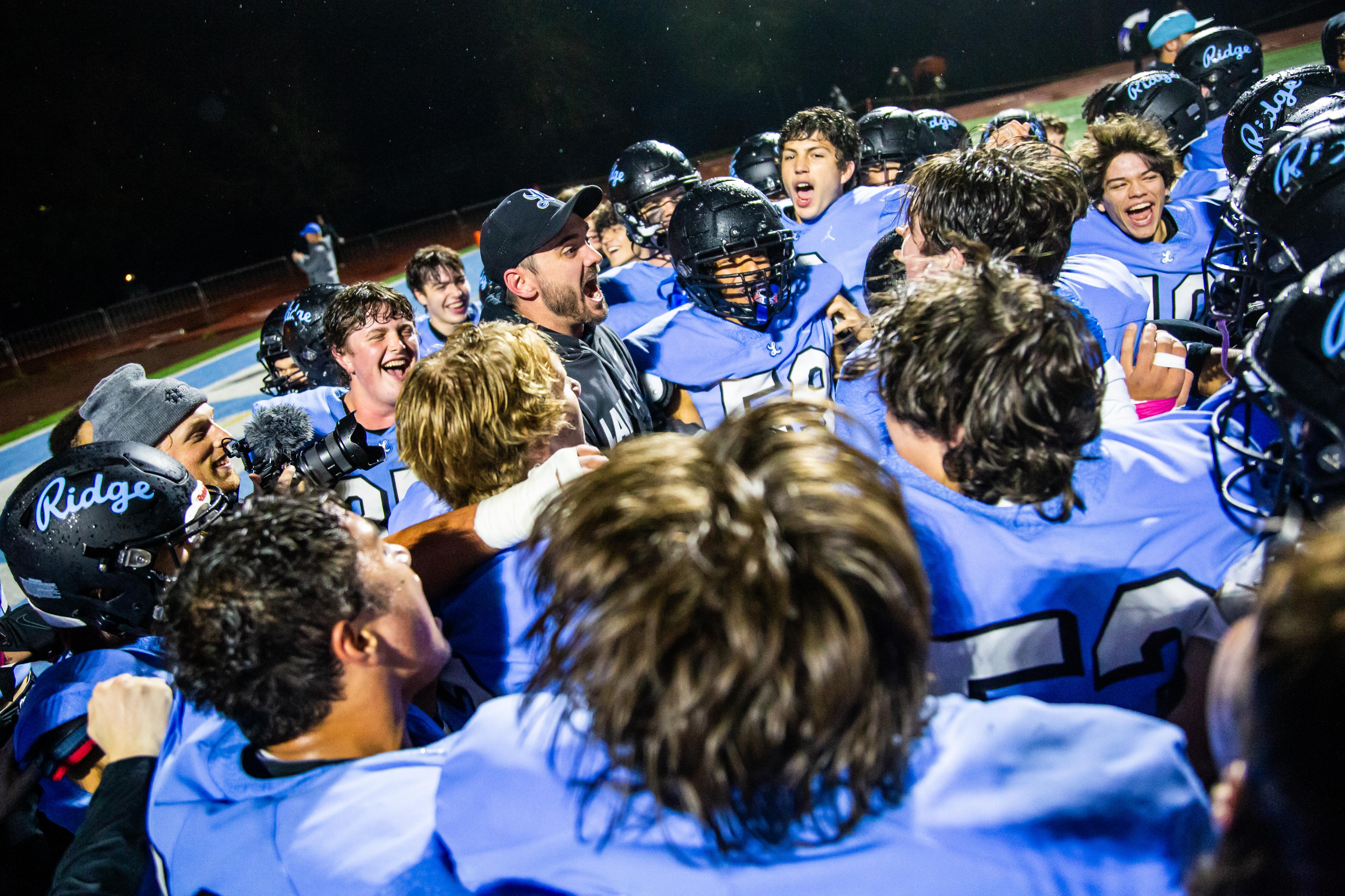 Lake Ridge Pacers Oregon high school football: Lakeridge Pacers vs Oregon City Pioneers ...