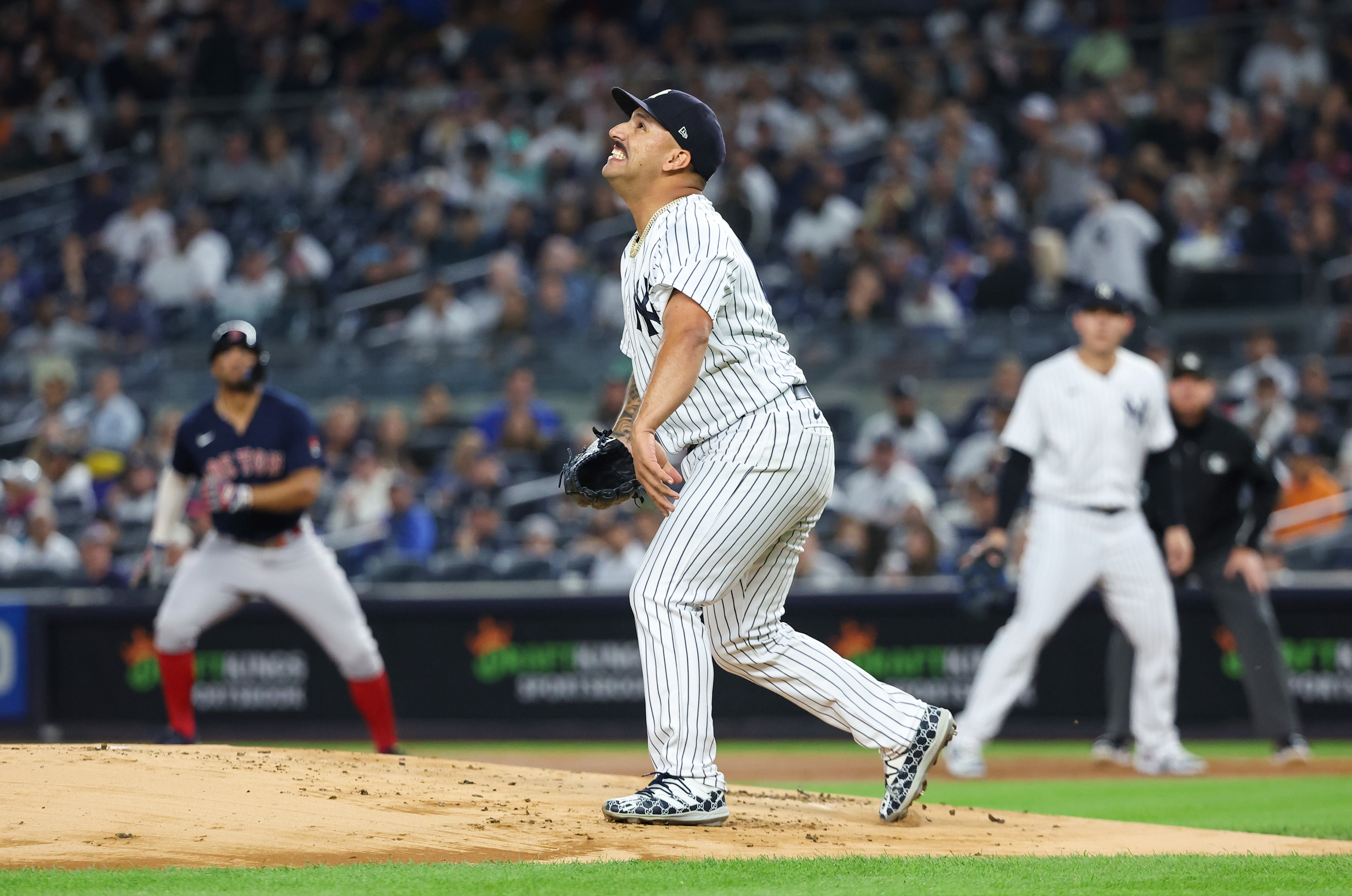 New York Yankee Breaking News: Yankees add center field depth with Locastro