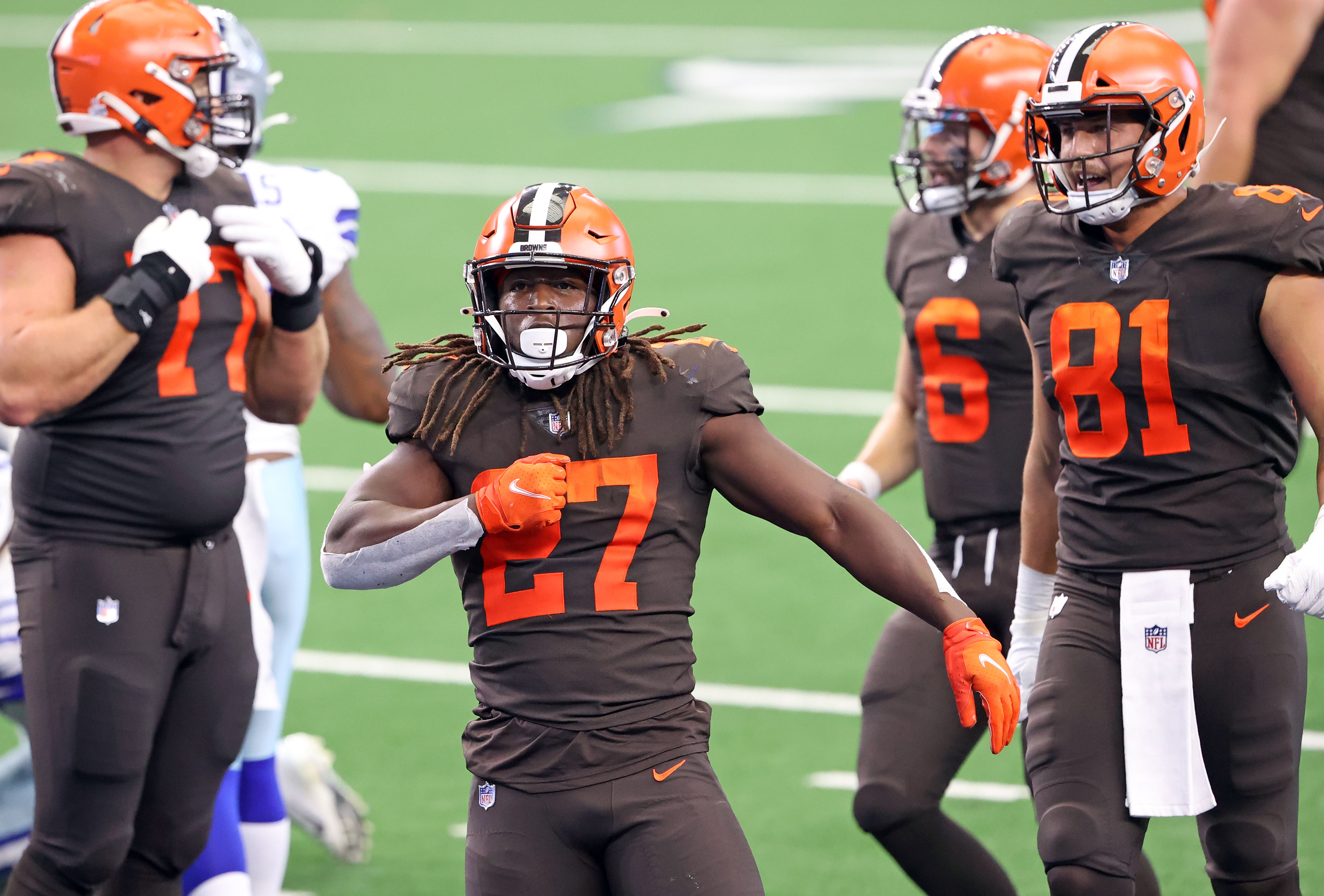 Cleveland Browns survive in Dallas, 49-38