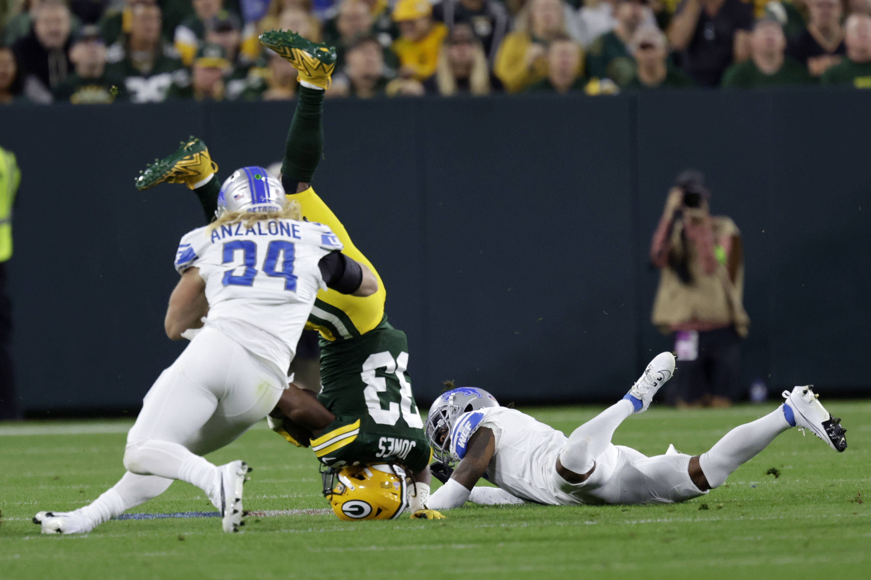 Lambeau Field lights new big G on south end video board