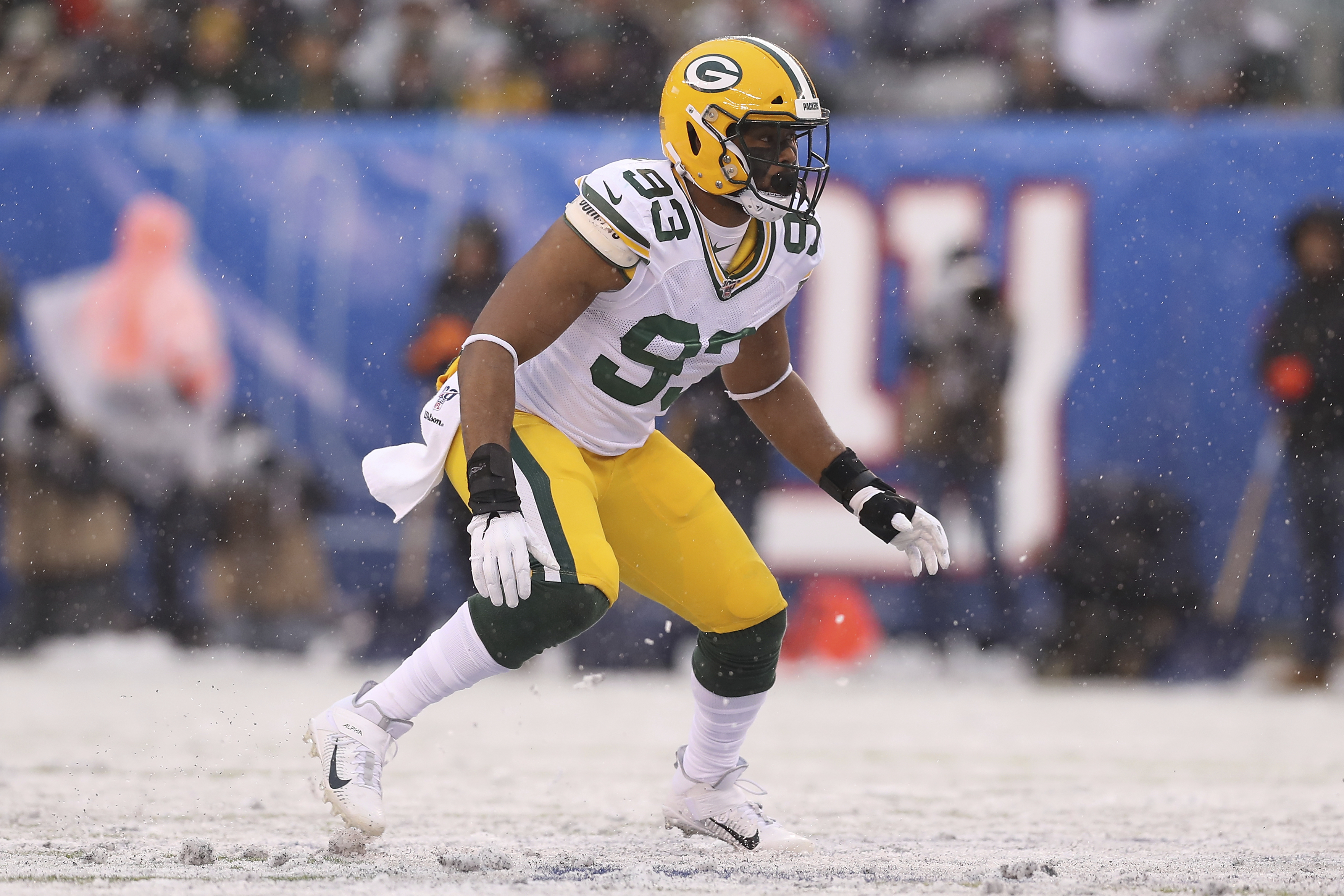 Former Packers LB B.J. Goodson signs with Browns