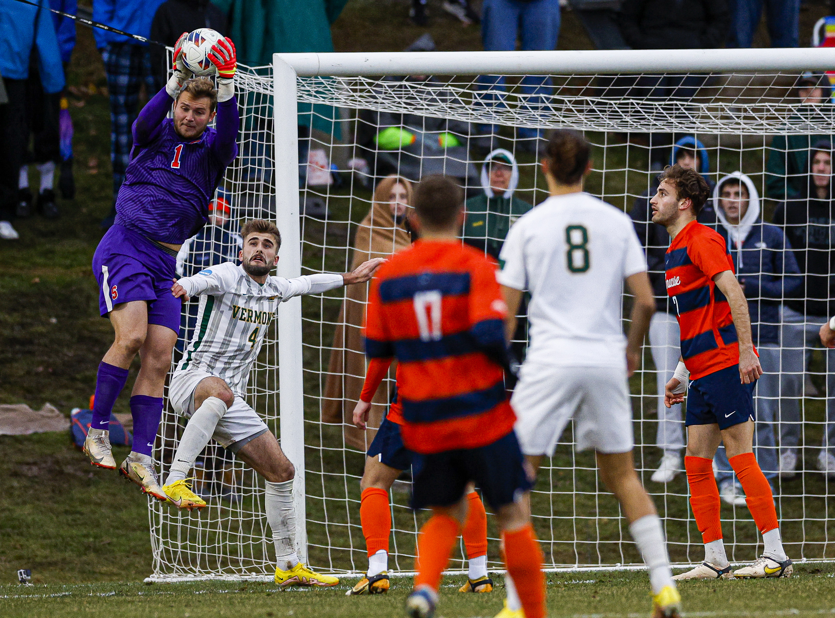 USA futbol loses, but A SU win over Vermont sends team to NCAA semifinals -  syracuse.com