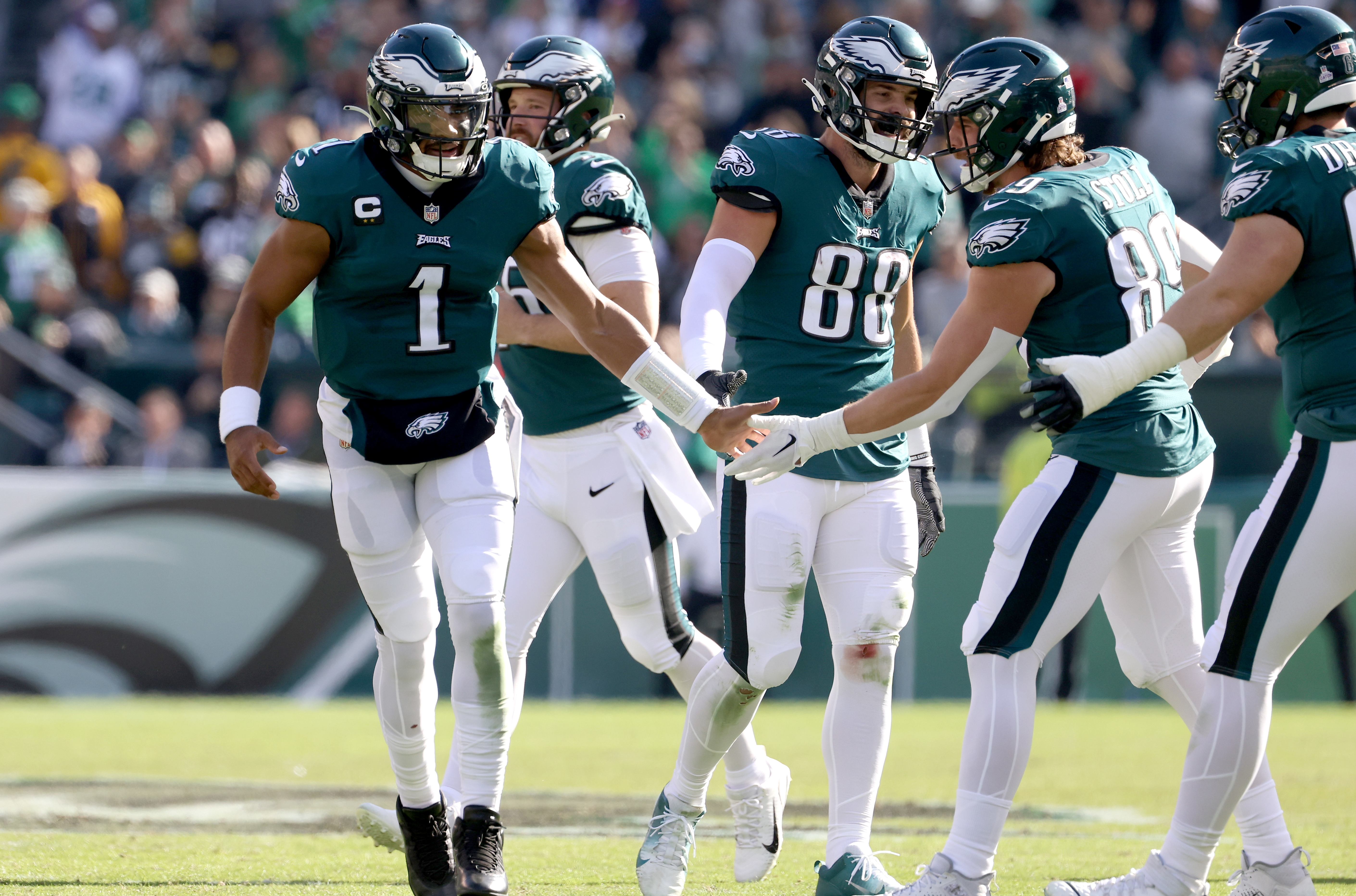 Even without their best game, Eagles still improve to 8-0 with win over  Texans