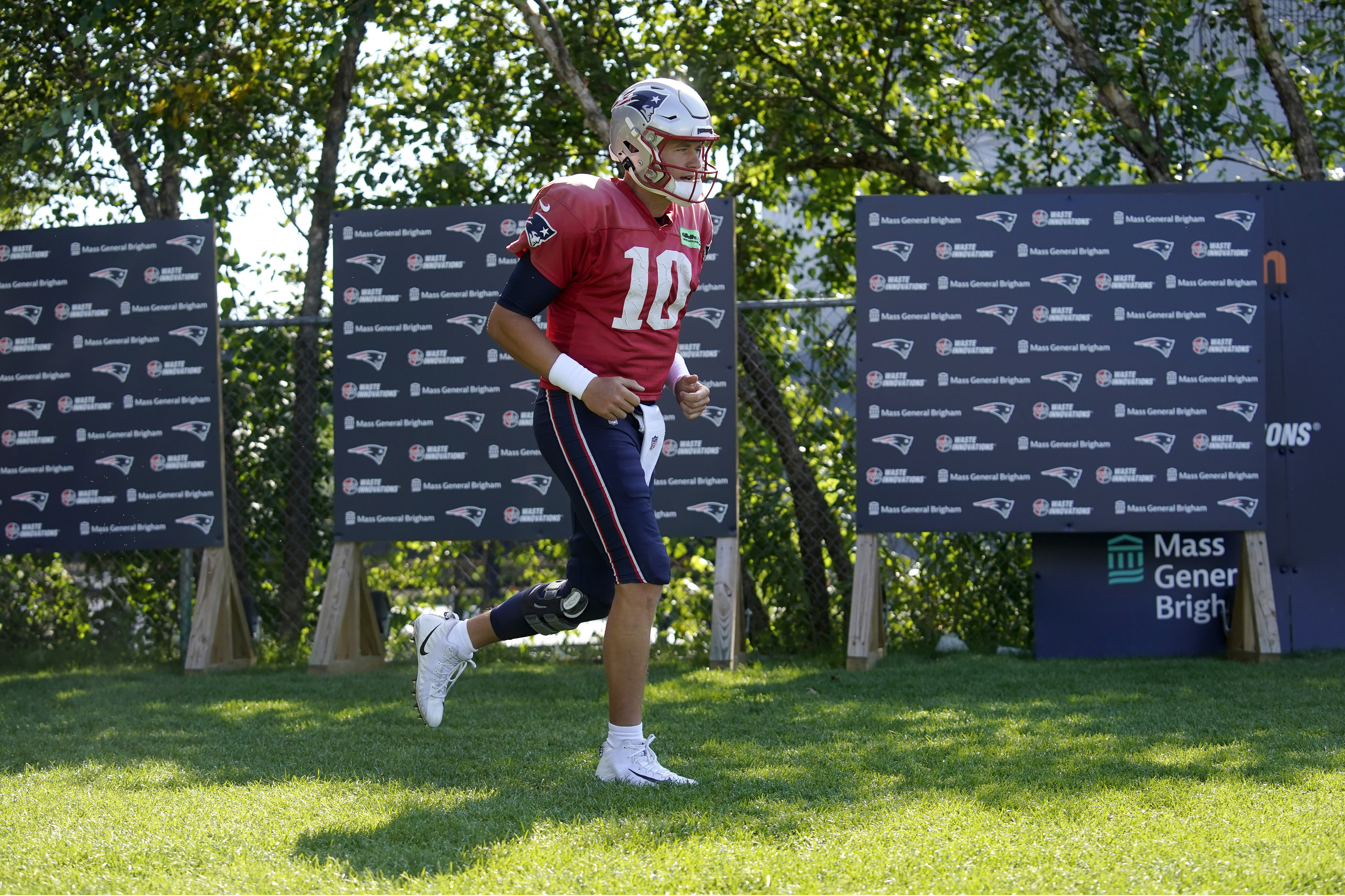 Mac Jones stepping up to challenge of running Patriots offense as