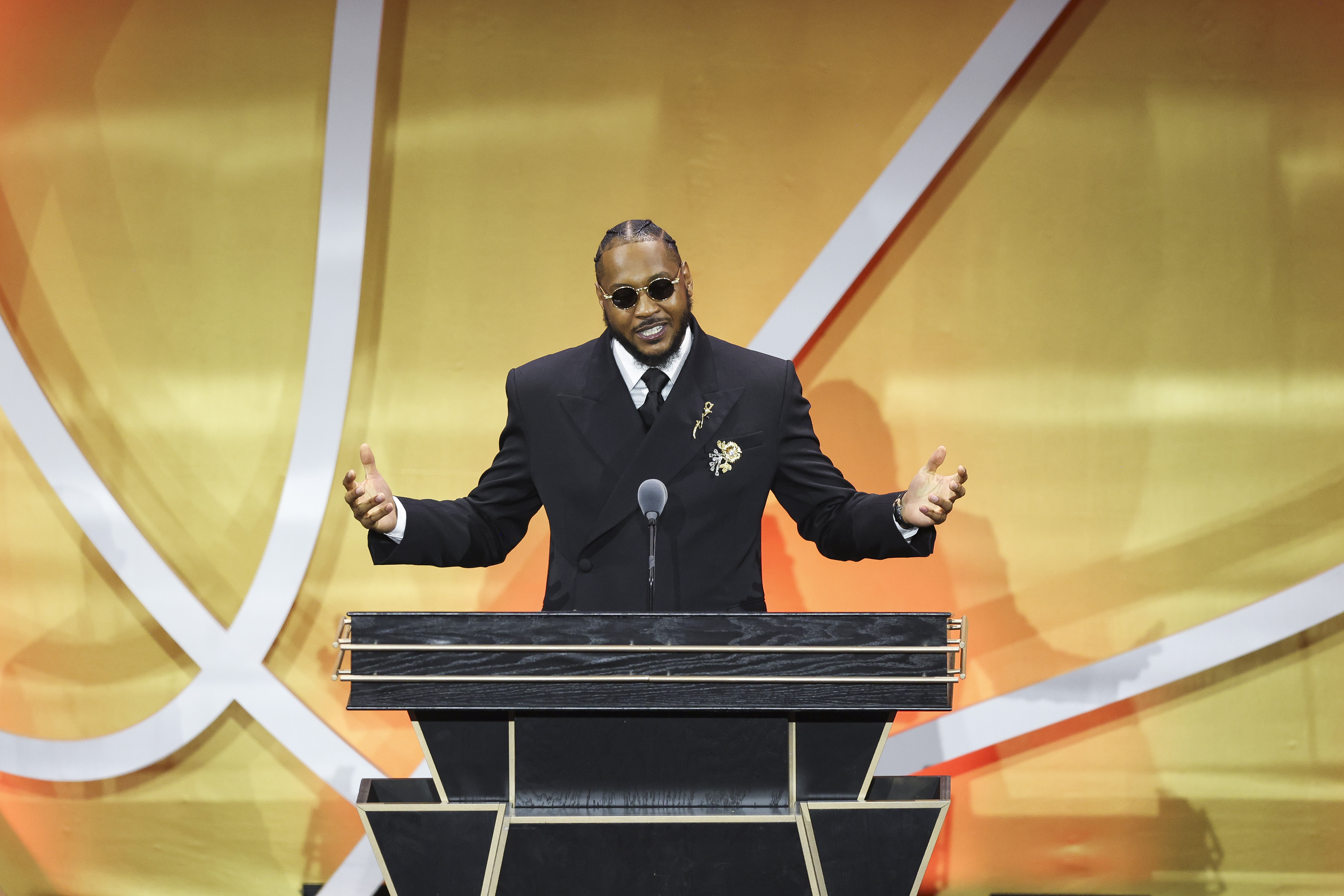 Portland Trail Blazers alum Carmelo Anthony inducted into
