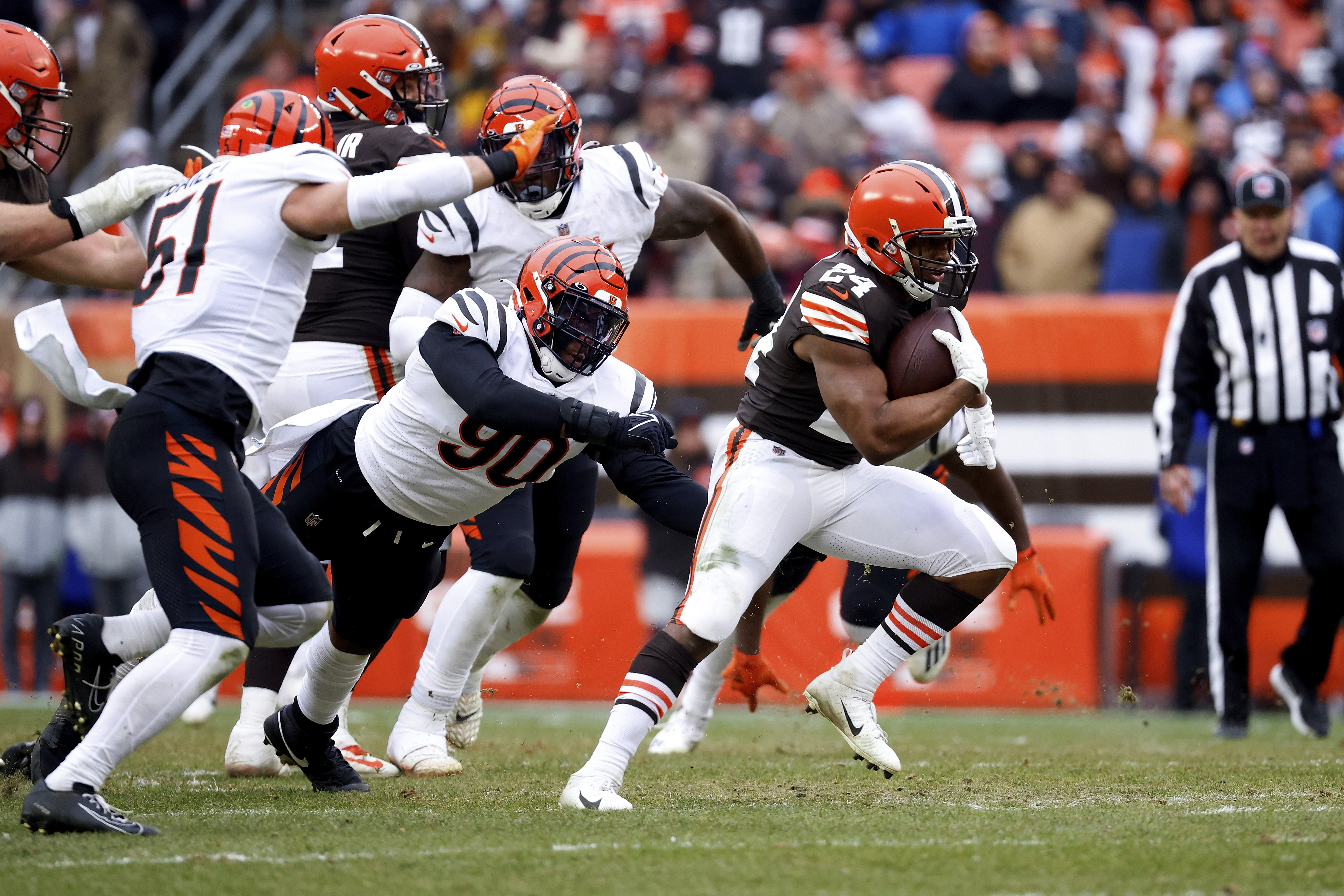 Nick Chubb rushes for a 13-yard Gain vs. Cincinnati Bengals 