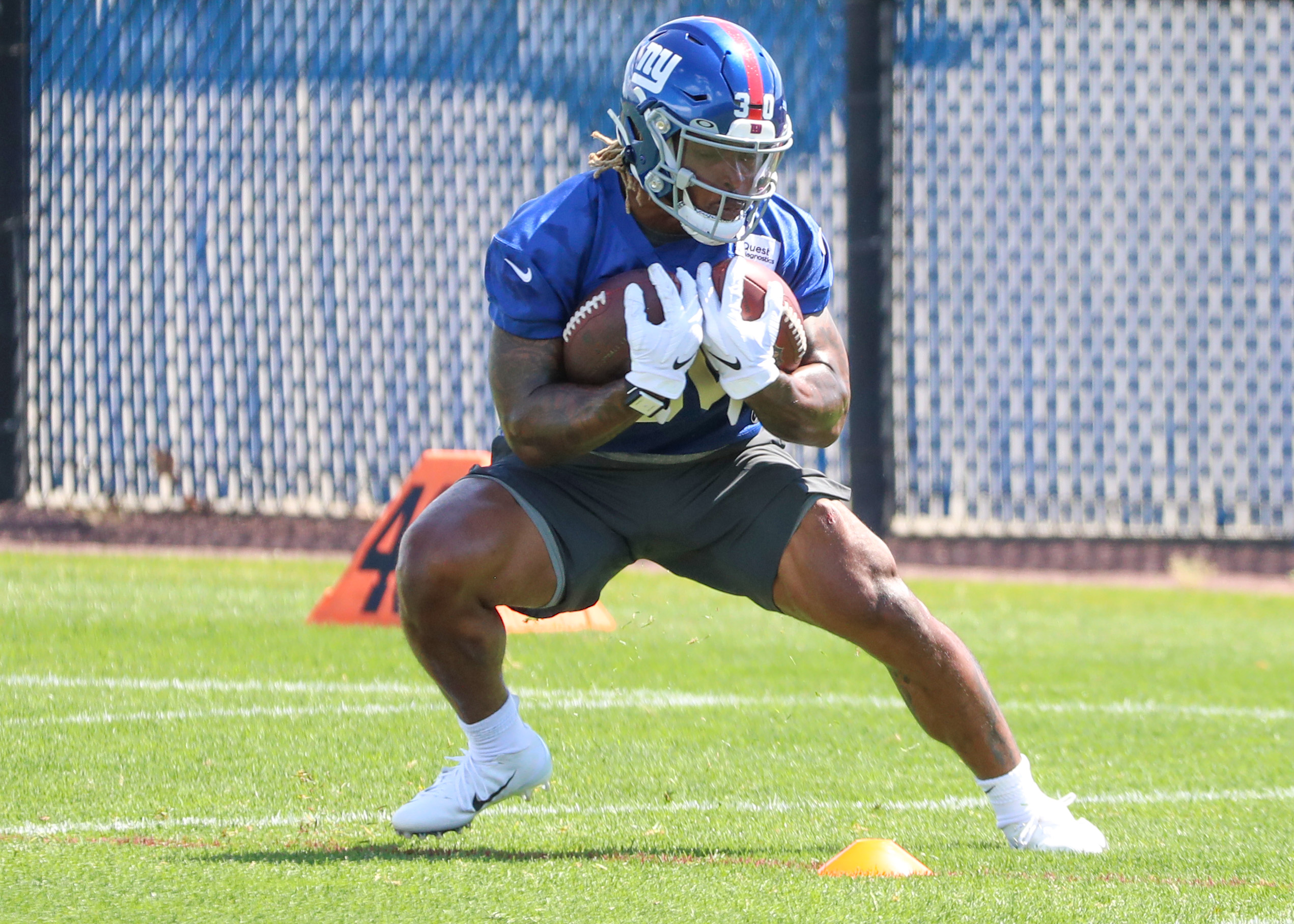 Giants running back Saquon Barkley has a sprained right ankle, AP source  says, WJHL