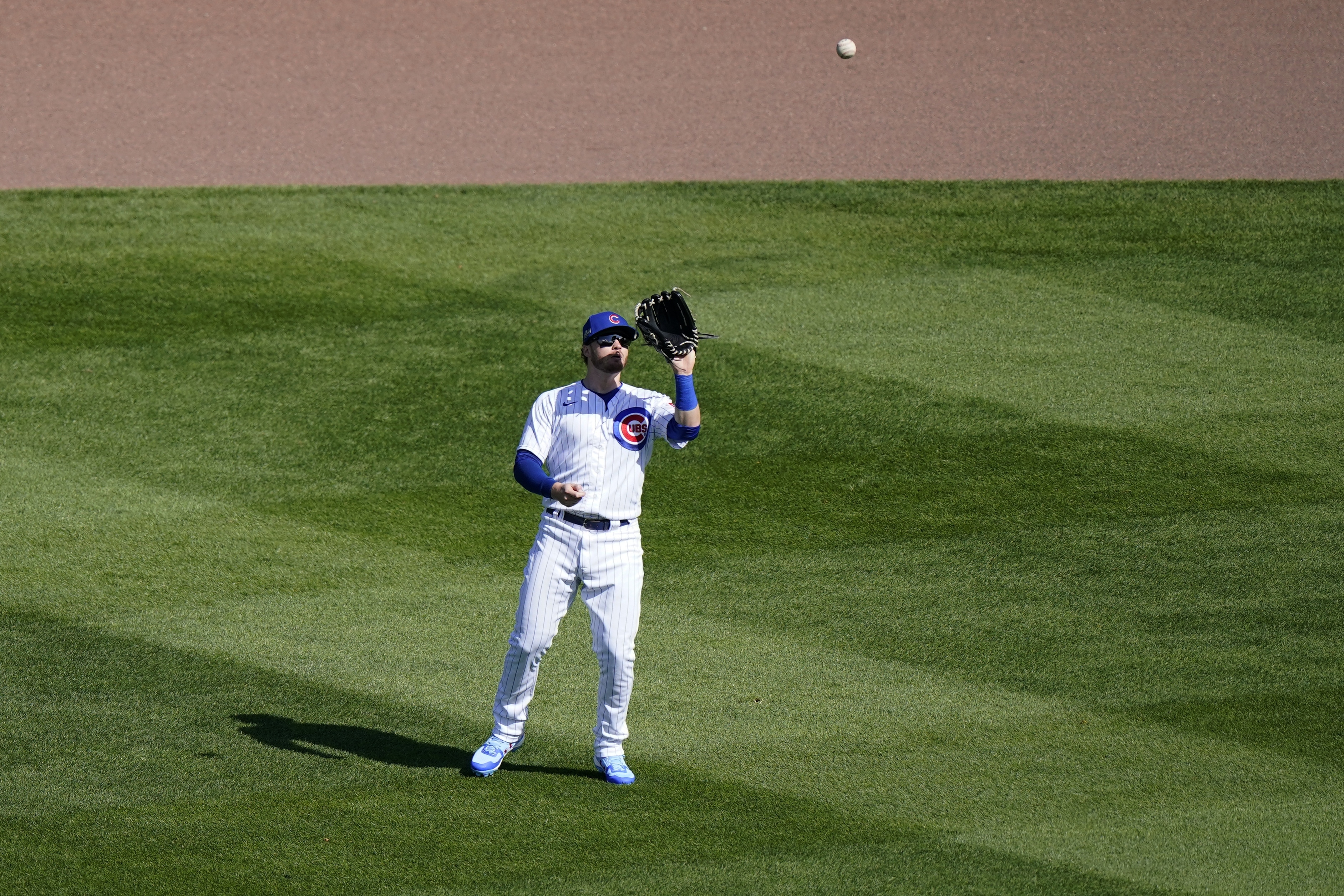 Dickerson homers to lead Fish past Cubs