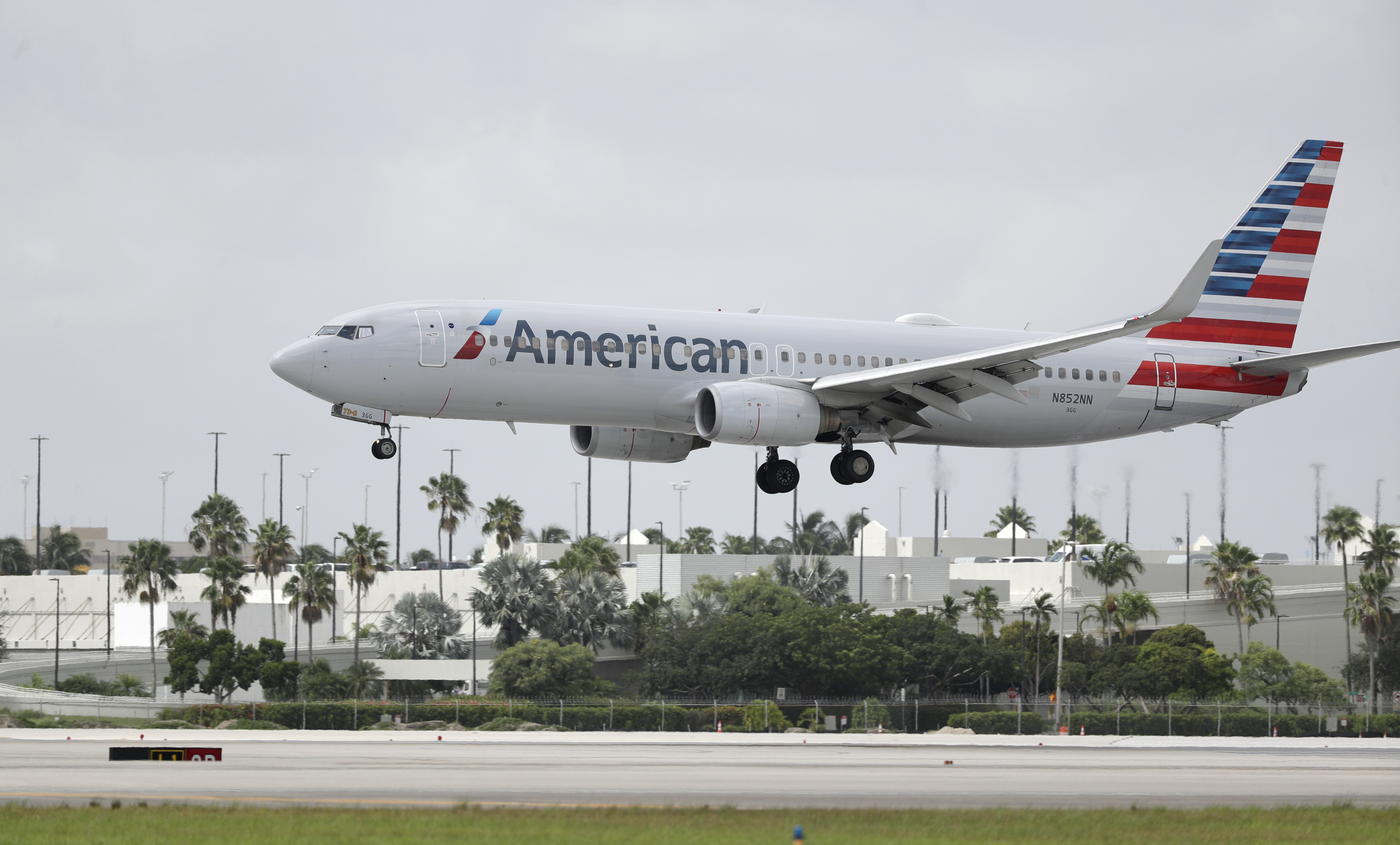 American Airlines Could Furlough As Many As 13 000 People Including More Than 1 000 Employees At Pa Airport Pennlive Com