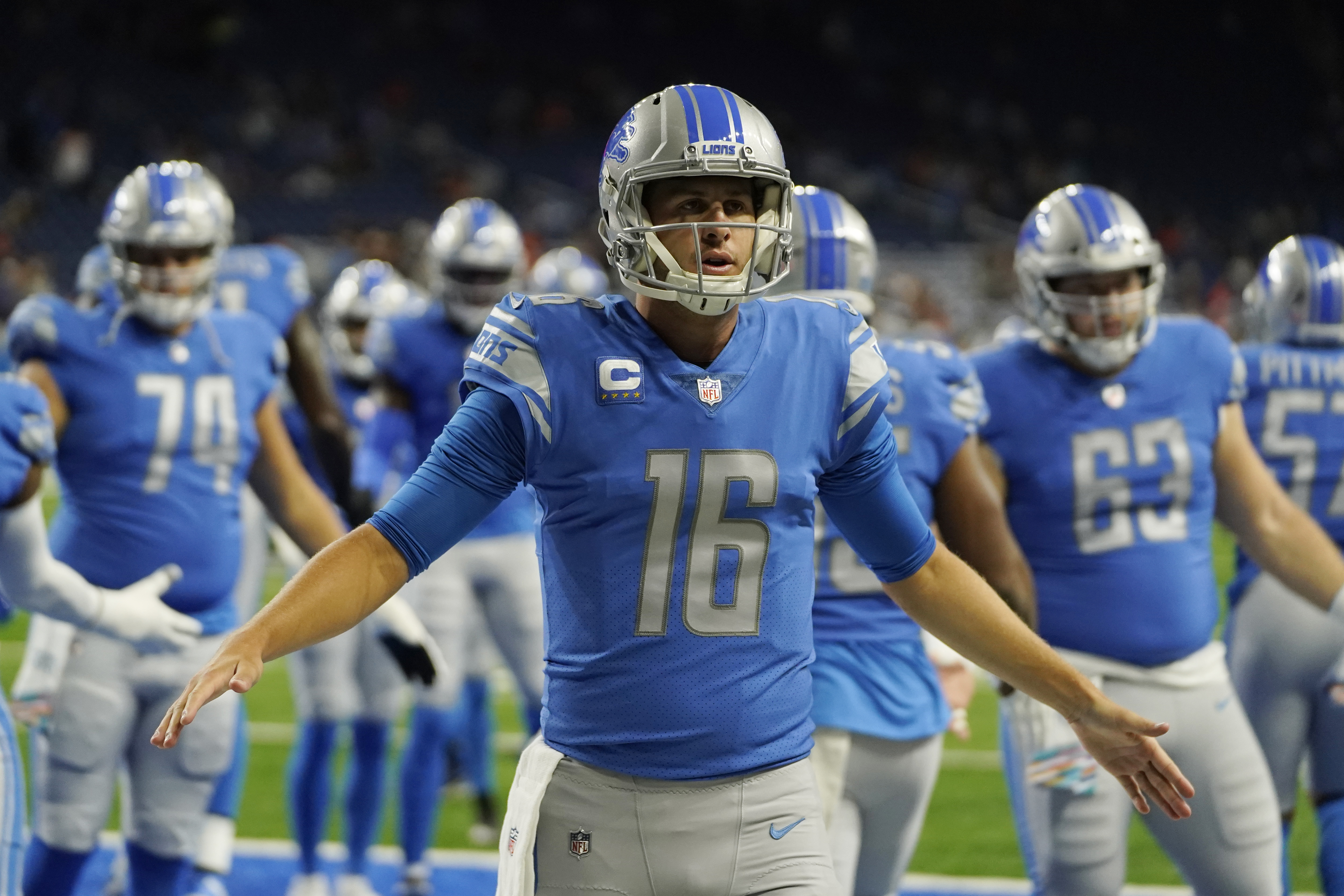 Joe Burrow throws 3 TDs as Bengals rout winless Lions 34-11