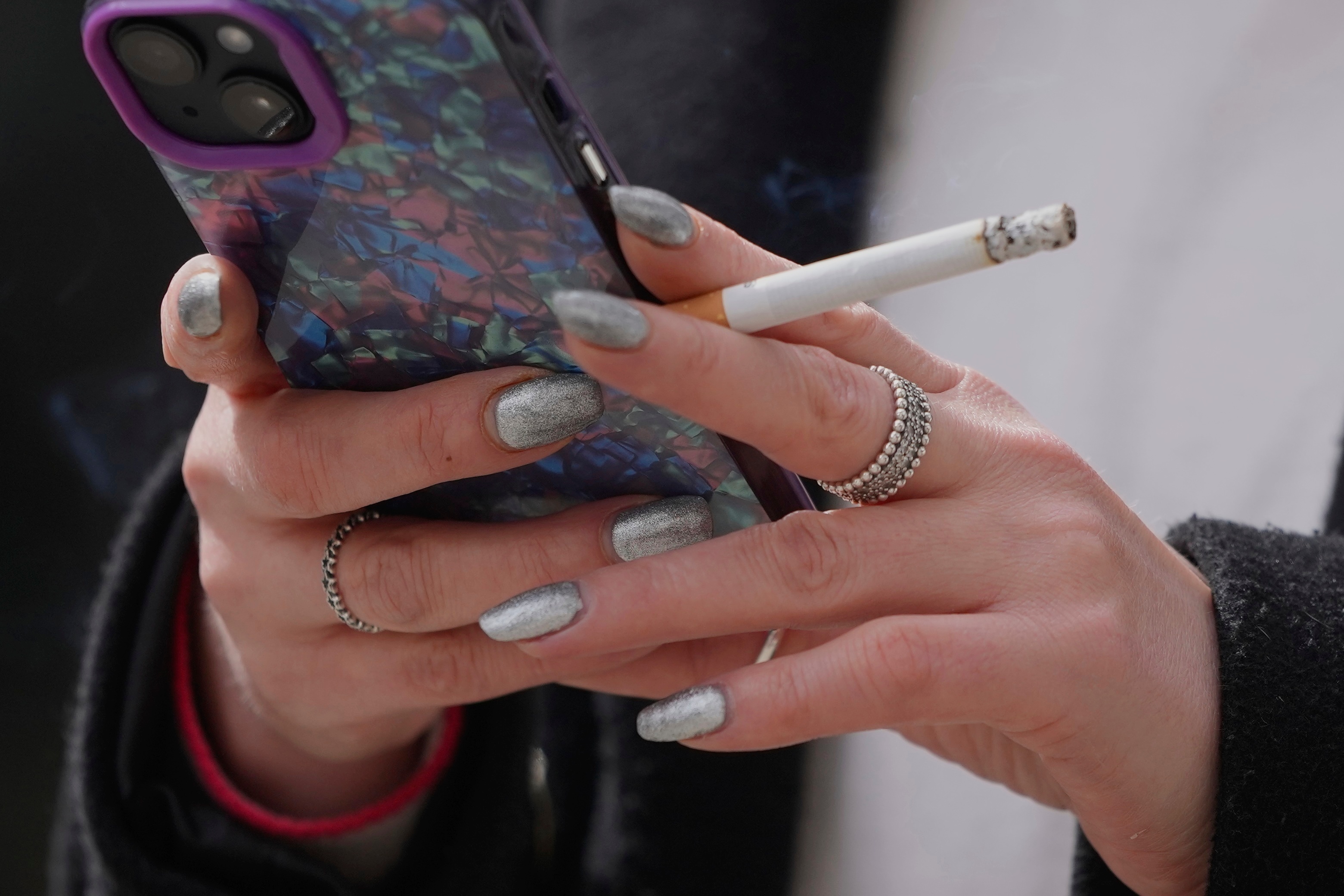 UK passes bill that will ban cigarettes, vapes for future generations