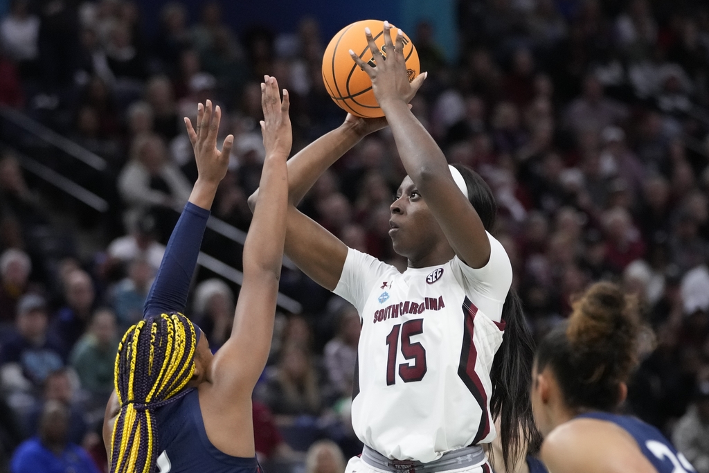 South Carolina vs. UConn in 2022 NCAA women's basketball championship ...