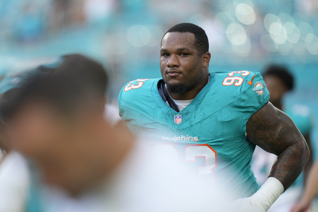 Dolphins defensive tackle Raekwon Davis: 'I was taught rat poison from Nick  Saban' 