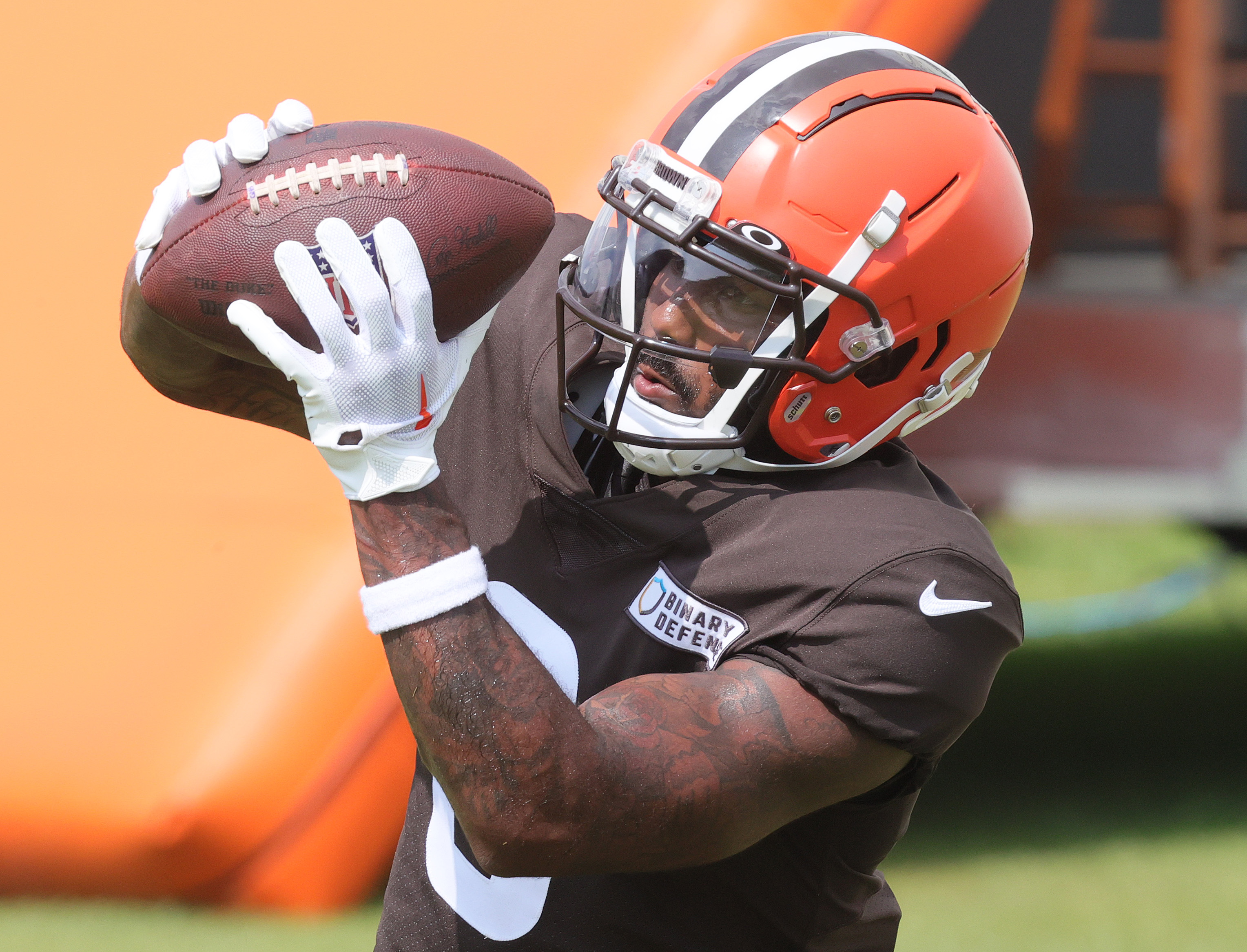 Cleveland Browns wide receiver David Bell takes part in drills at the NFL  football team's practice facility Tuesday, June 6, 2023, in Berea, Ohio.  (AP Photo/Ron Schwane Stock Photo - Alamy