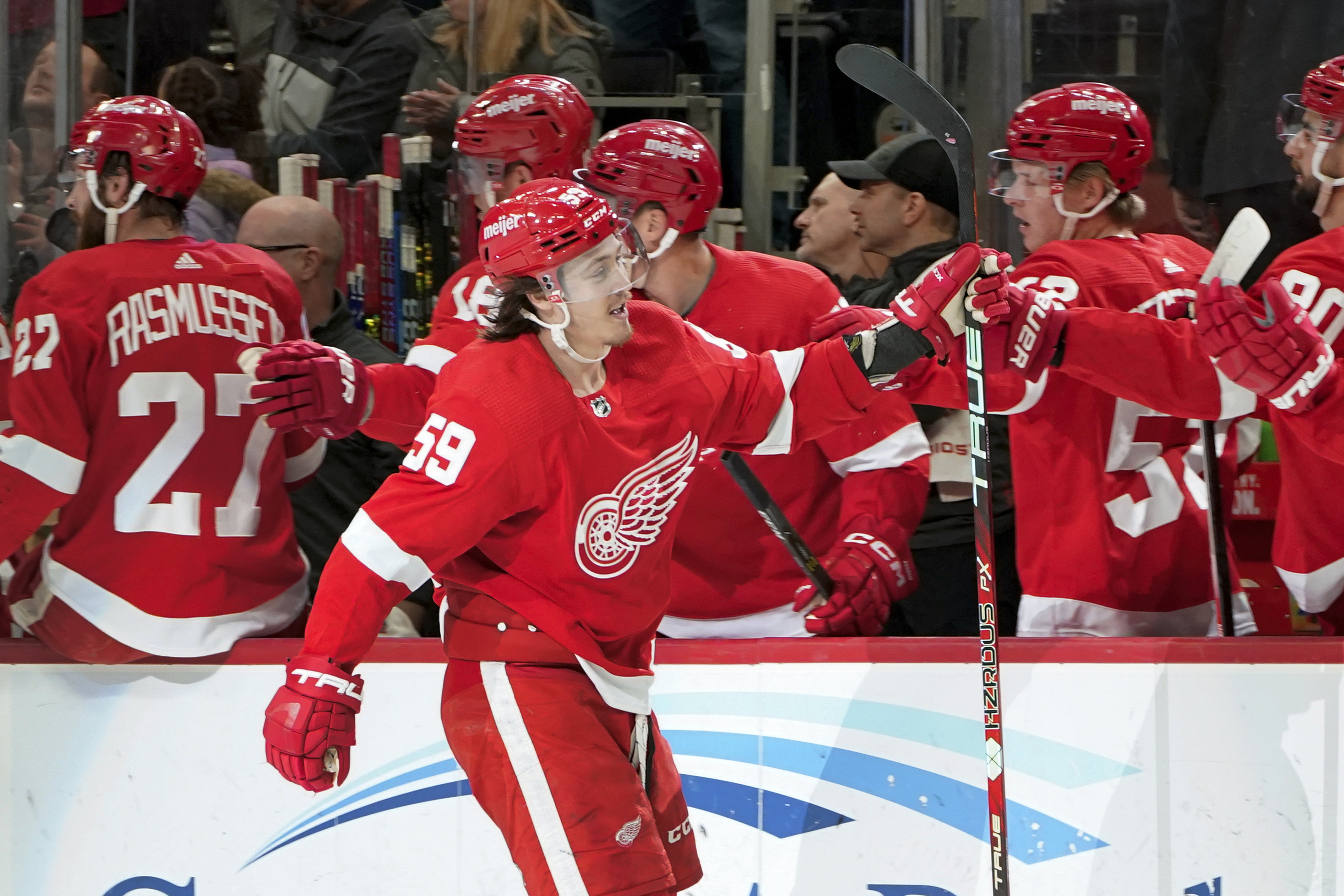 Red Wings sign Jake Walman to three-year, $10.2 million extension 