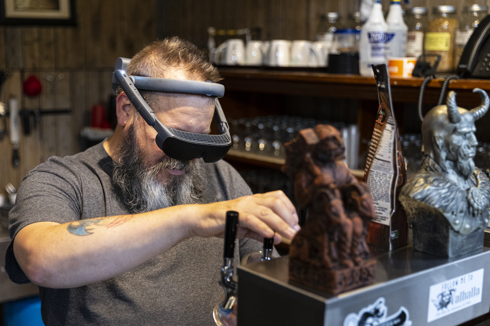 Electronic eyewear helps Michigan brewer with his limited vision