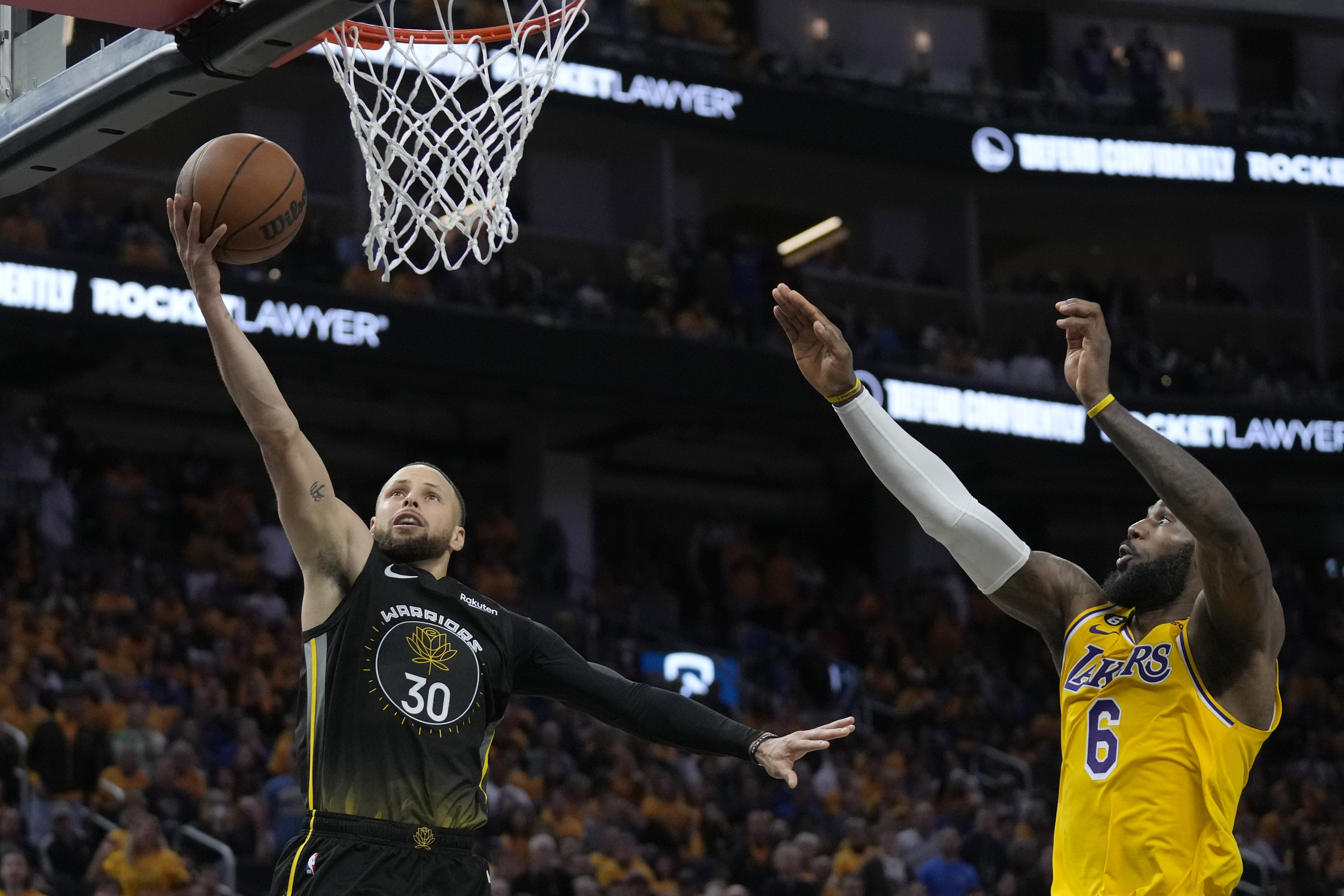 Steph Curry player props & Warriors vs. Lakers predictions for Game 3 