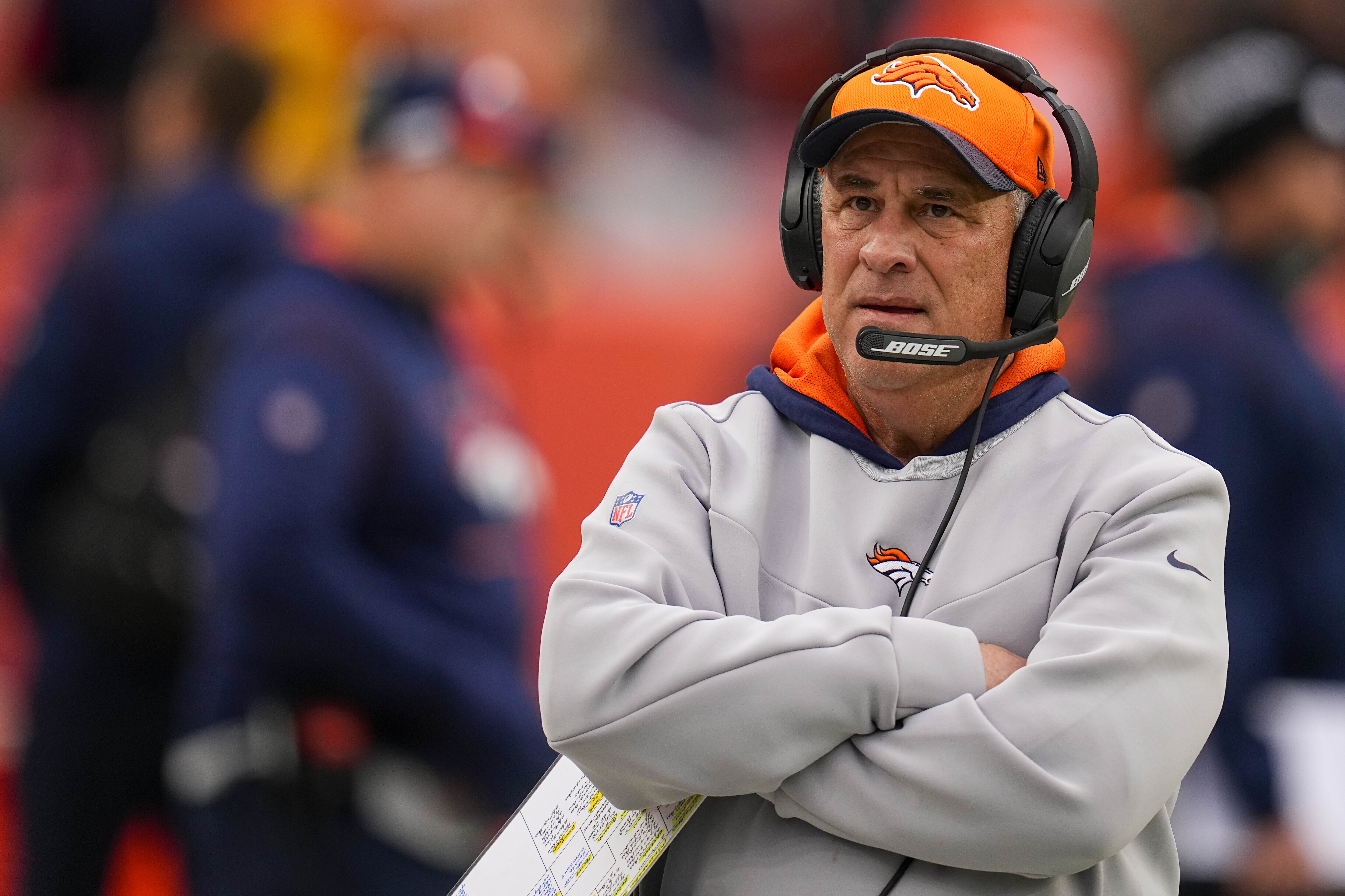 The Eagles signed former Broncos head coach Vic Fangio to a 2-week contract  to scout Chiefs before Super Bowl - Footballscoop